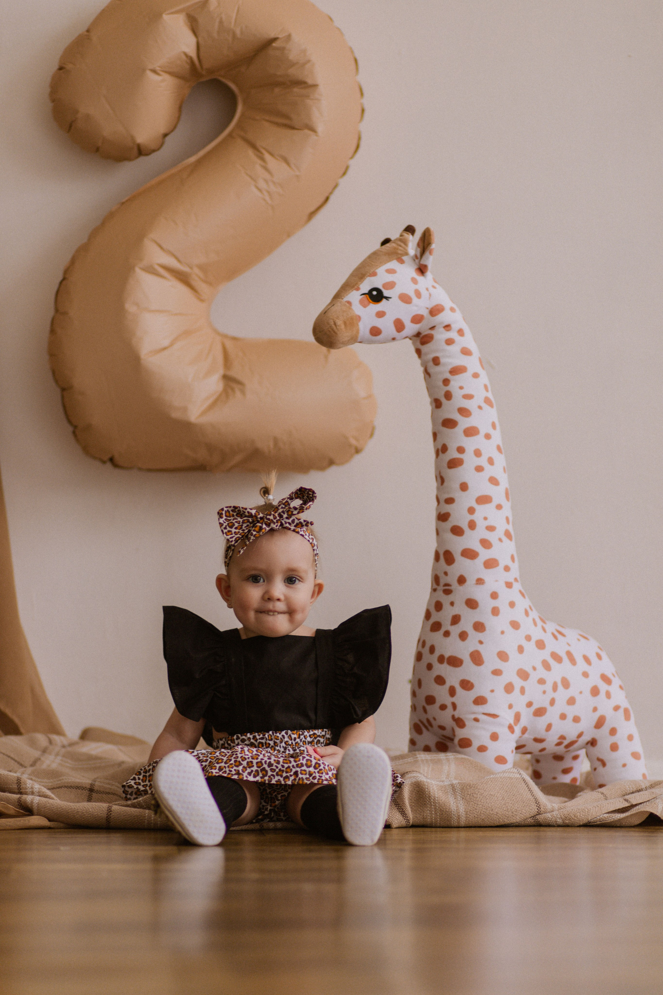 Олеся, Есения и Артём. Главная