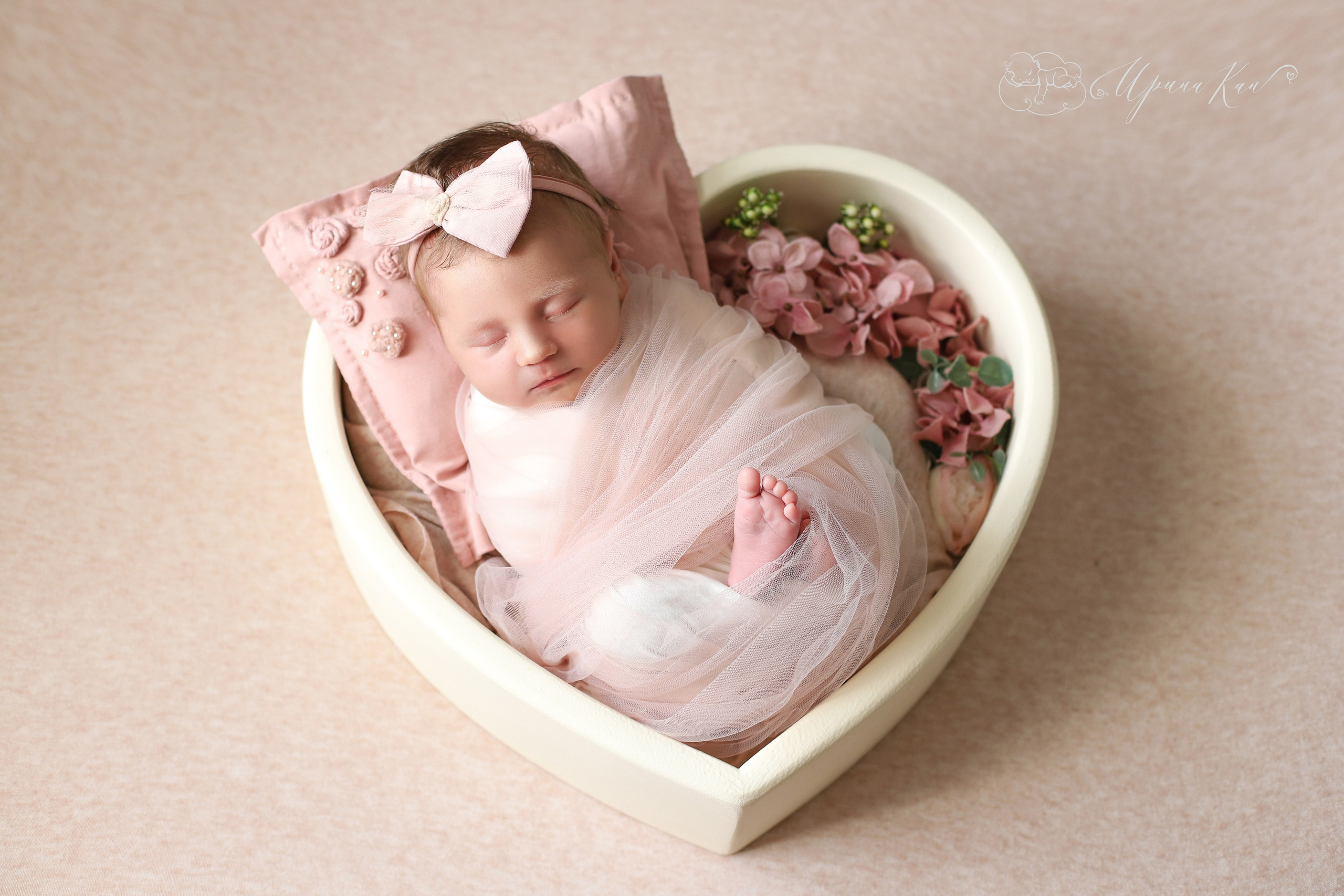 Новорожденная фотосессия для девочек. Ирина Кан Фотограф новорожденных в Екатеринбурге