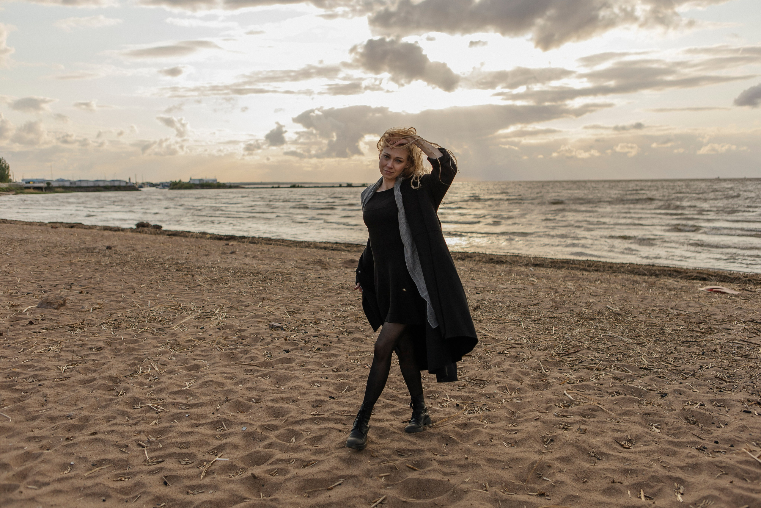 Оля на пляже. Свадебный семейный фотограф в Санкт-Петербурге СПб Евгения Гинзбург