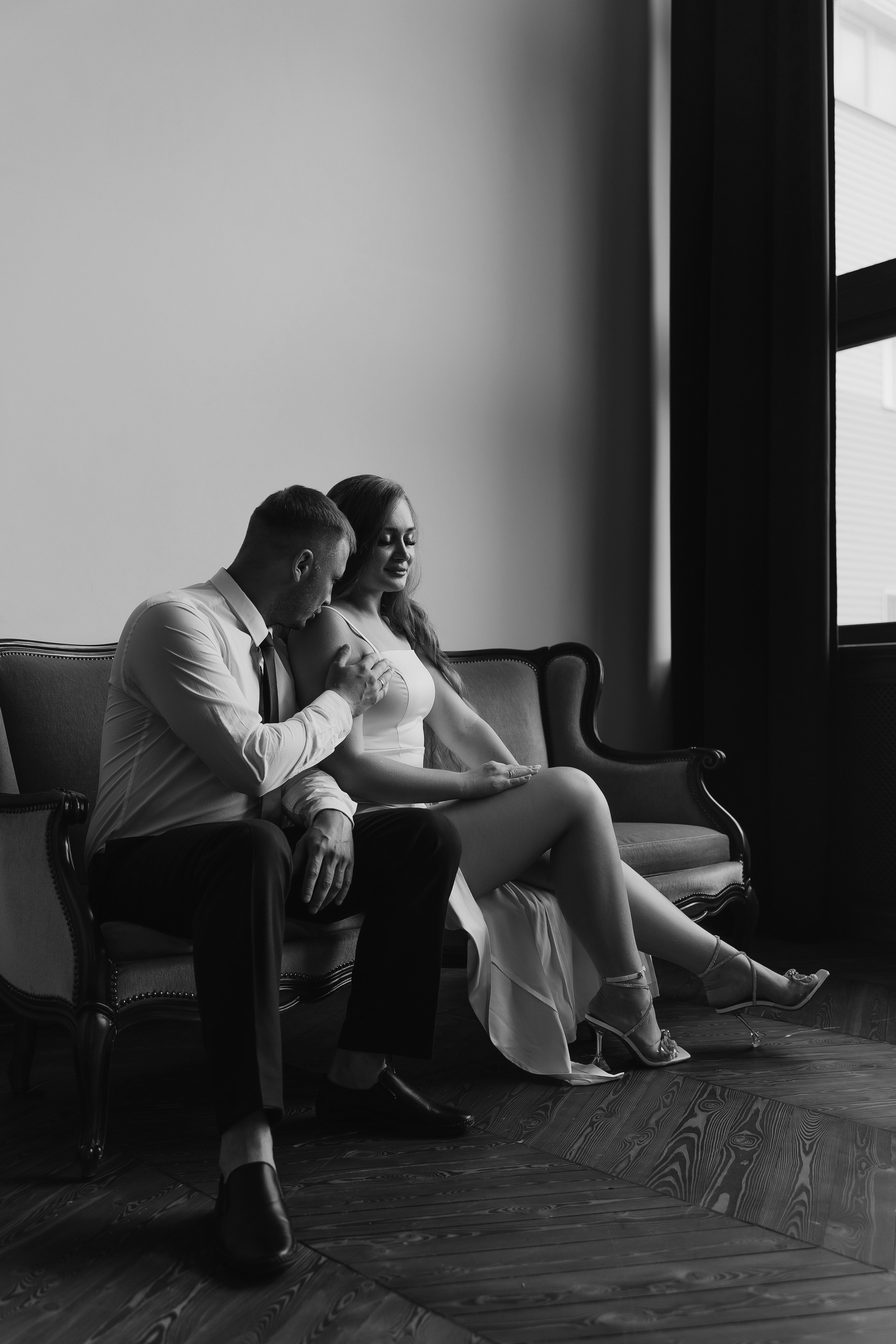 Wedding photoshoot in the studio. Your photographer in Busan (South Korea) Aleksandra Anufriy