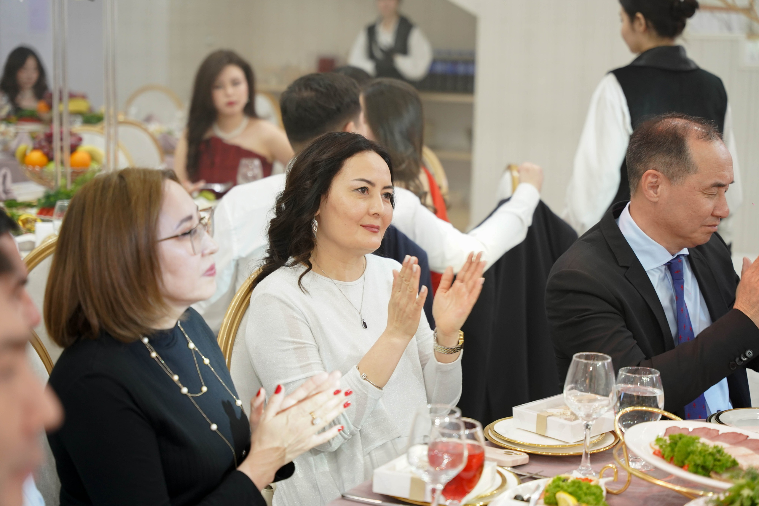 Dana uzatu. Фотограф Ернар Ержанов