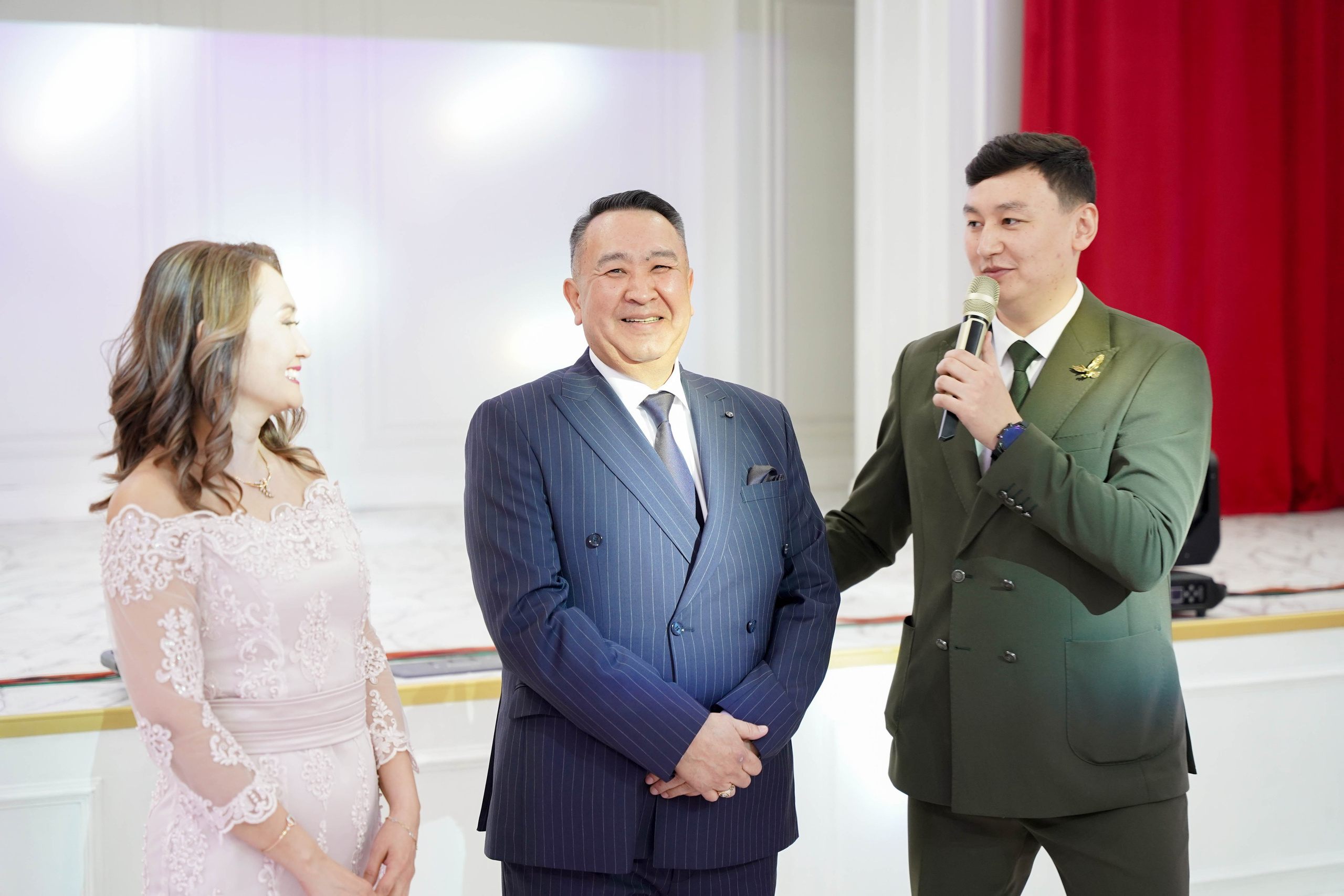 Dana uzatu. Фотограф Ернар Ержанов