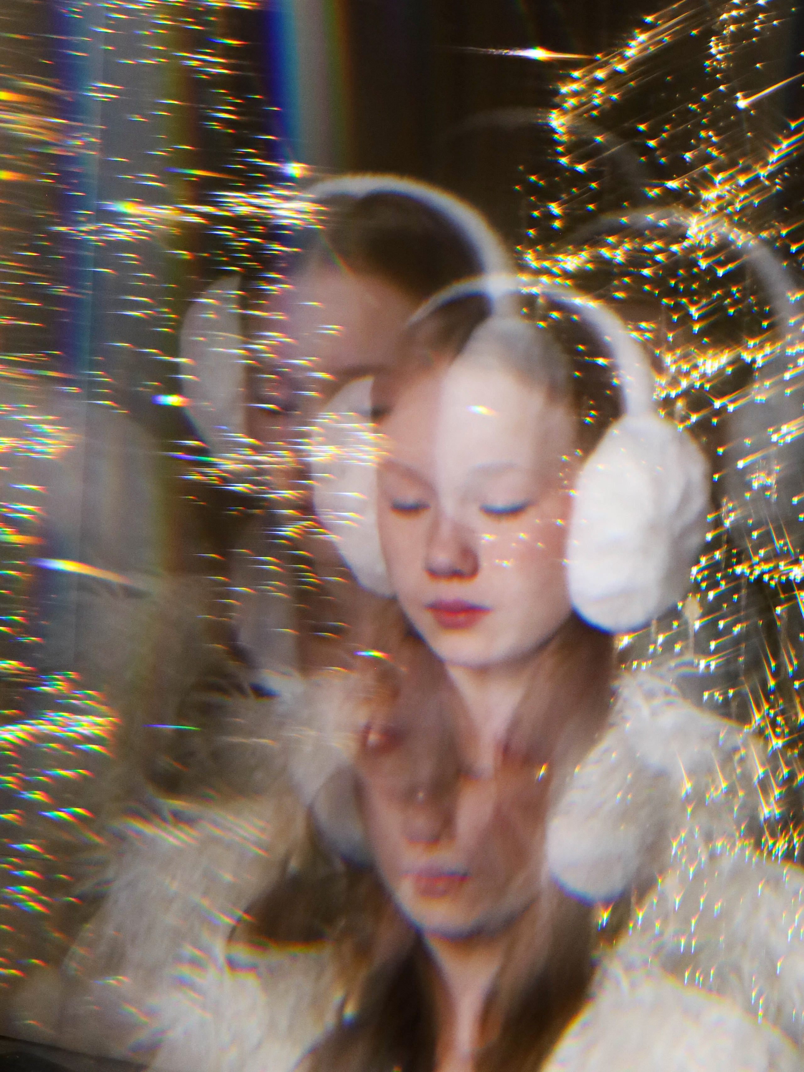 Новогодняя фотосессия в студии девушка у ёлки топ фотограф саратов фотограф елизавета белова индивидуальная фотосессия  семейная детская съёмка 