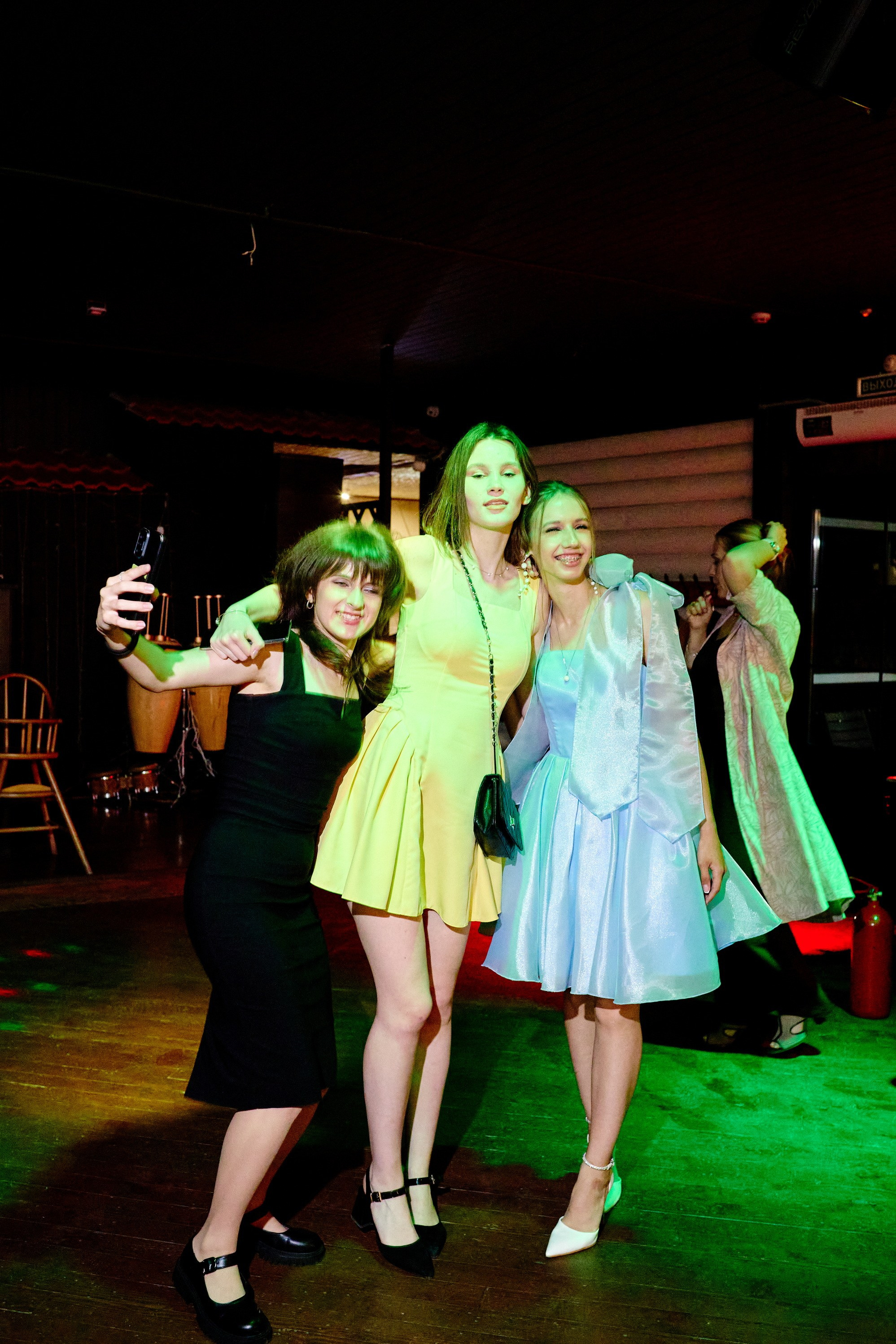 Выпускной 35 Сош. Фотограф Выпускные альбомы Таганрог Сергей Коробченко