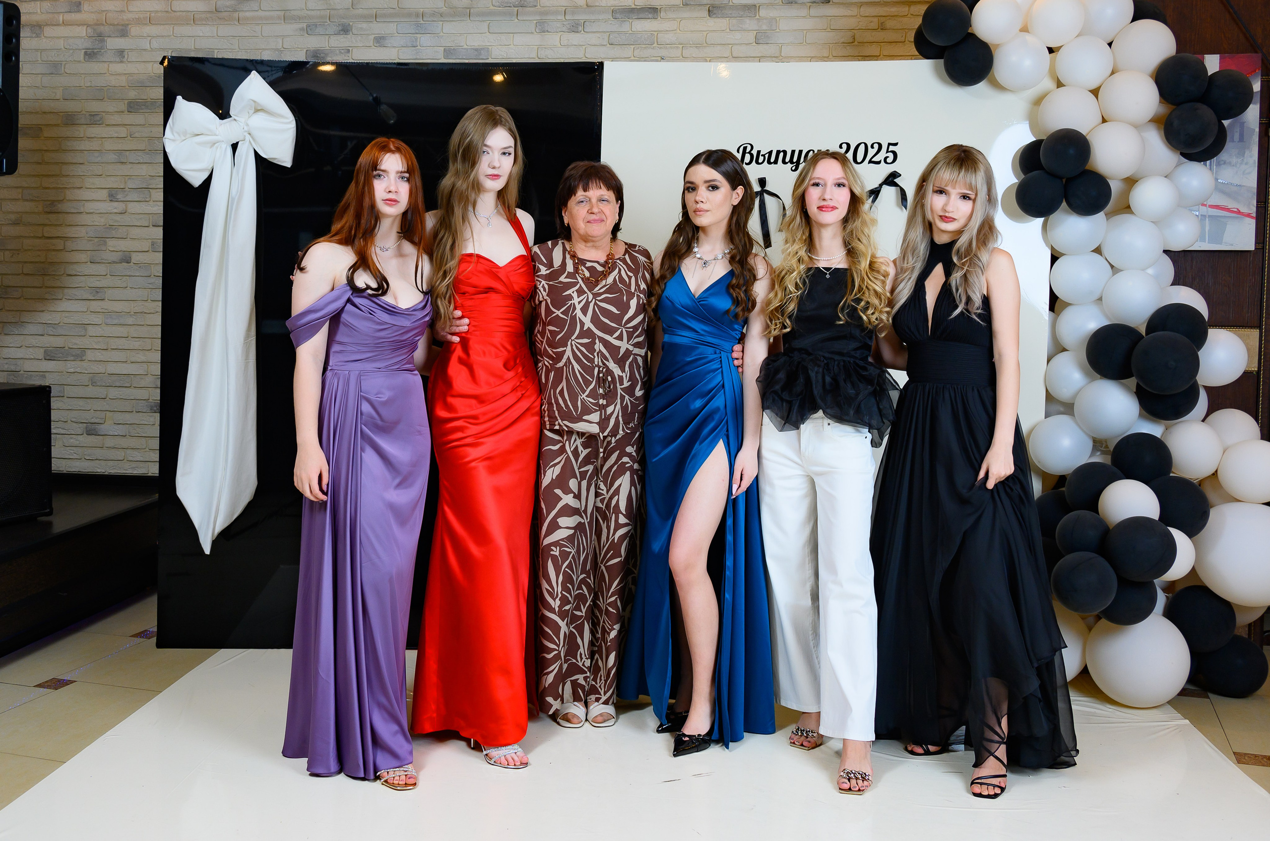 Выпускной 2025 11 кл. Семейный и детский фотограф в Новороссийске Лебедева Елена