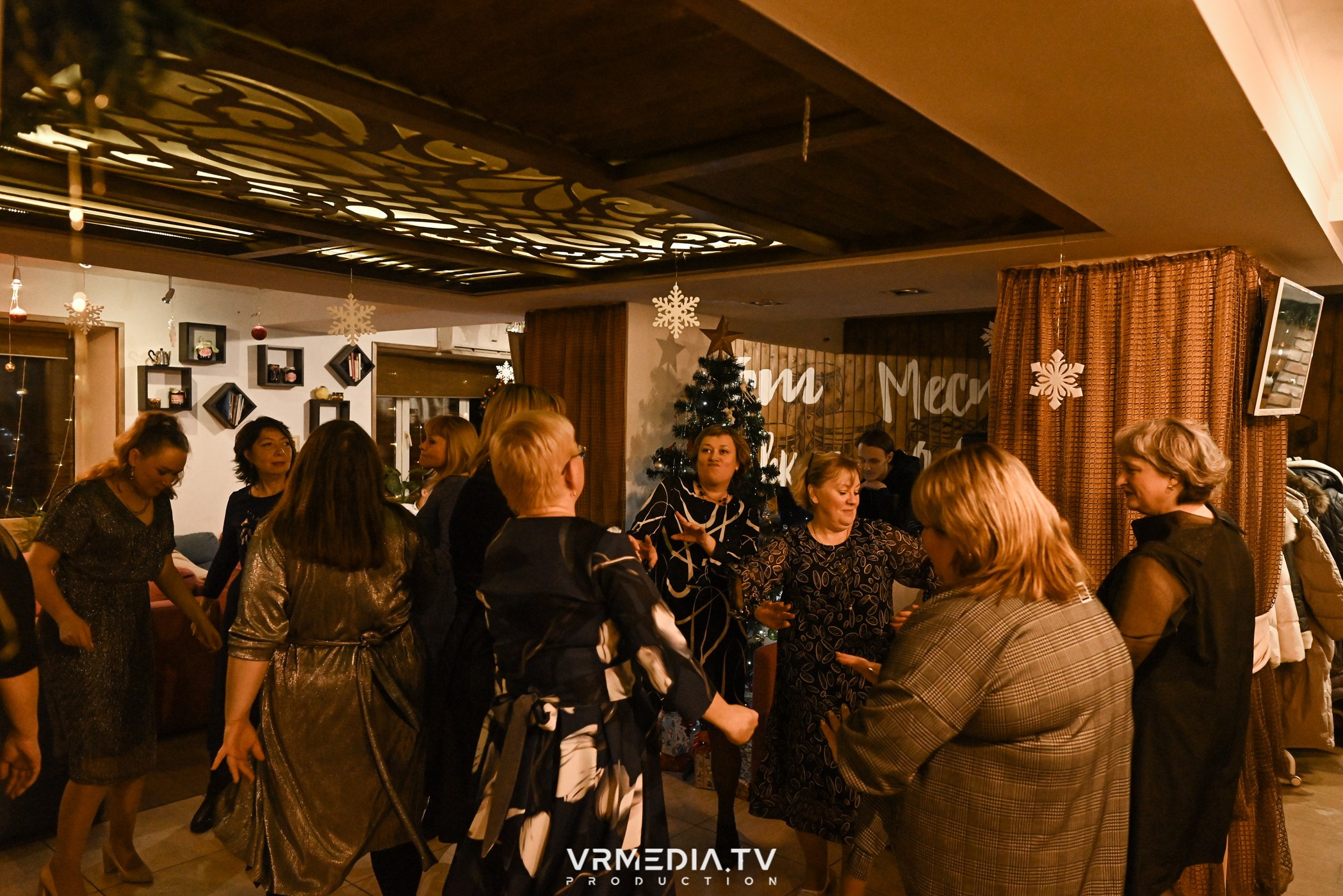 Новогодний вечер в кафе «кАмпот»