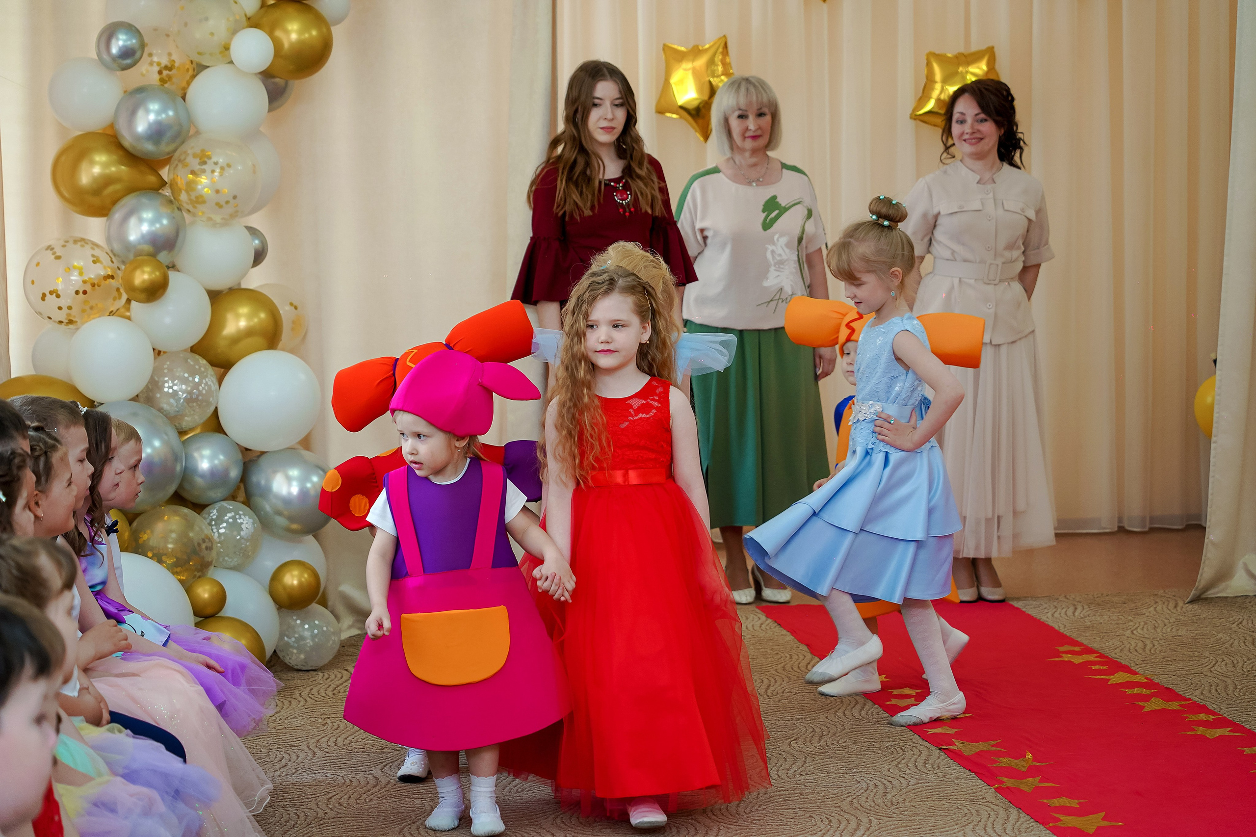 Фотосъемка видеосъёмка фотограф видеооператор новогодних утренников  в. Фотограф, видеооператор Нина Коршунова