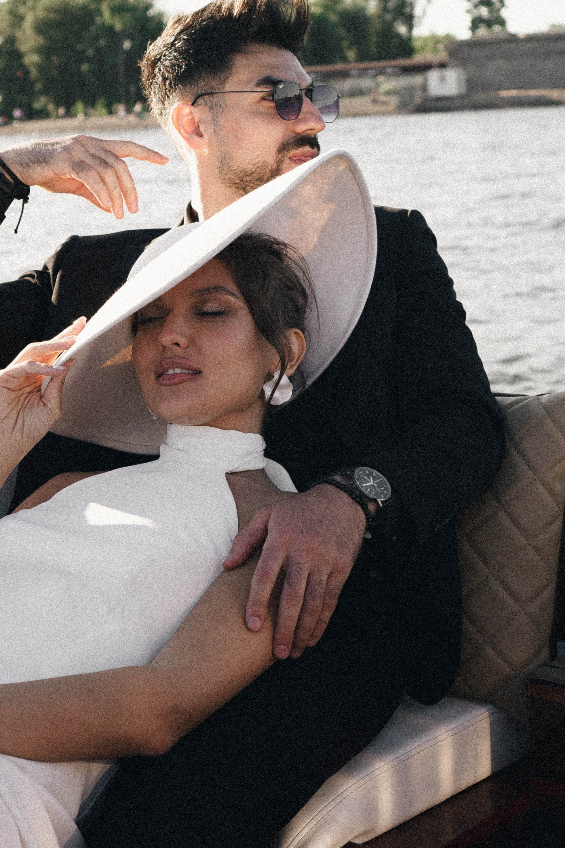 СВАДЕНБНАЯ СЬЕМКА НА КАТЕРЕ ПО КАНАЛАМ САНКТ-ПЕТЕРБУРГА И В АКВАТОРИИ НЕВЫ. Профессиональный фотограф, Санкт-Петербург — Виктория Богомолова