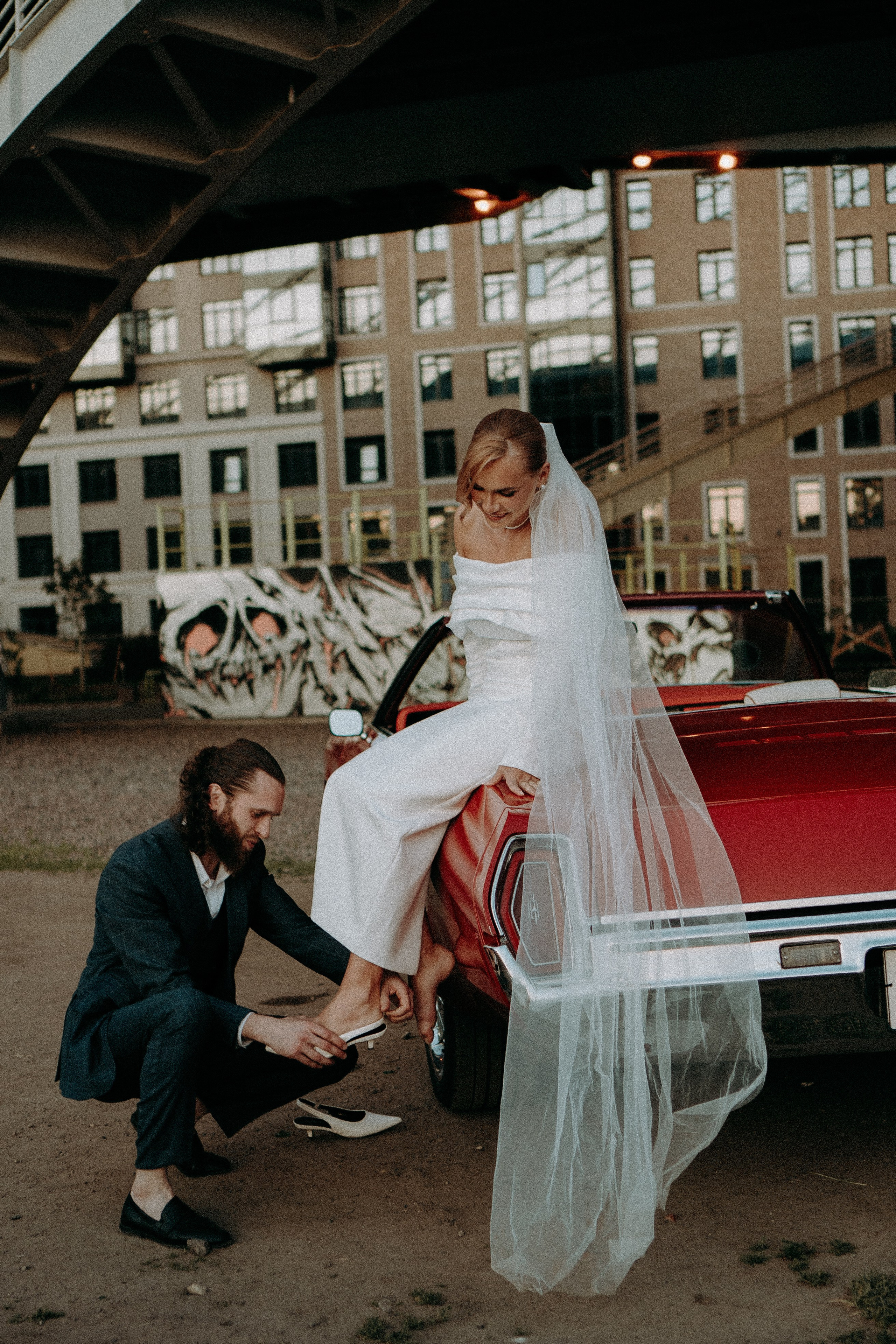 СВАДЕБНАЯ СЬЕМКА ВОЗЛЕ МСОТА БЕТАНКУРА НА КАБРИОЛЕТЕ. Профессиональный фотограф, Санкт-Петербург — Виктория Богомолова