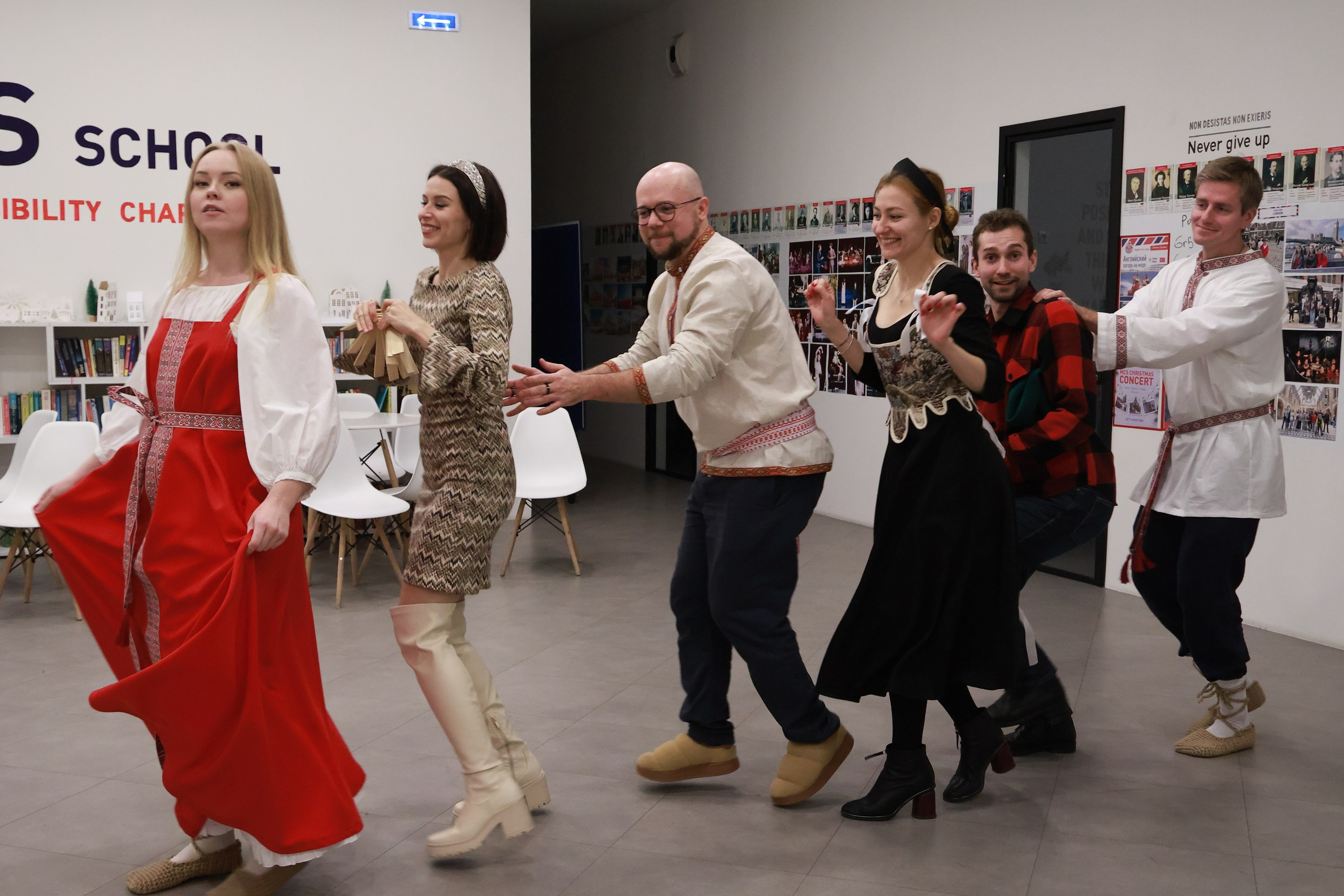 Новый год в школе MCS. Спортивный и репортажный фотограф Ермакова Светлана