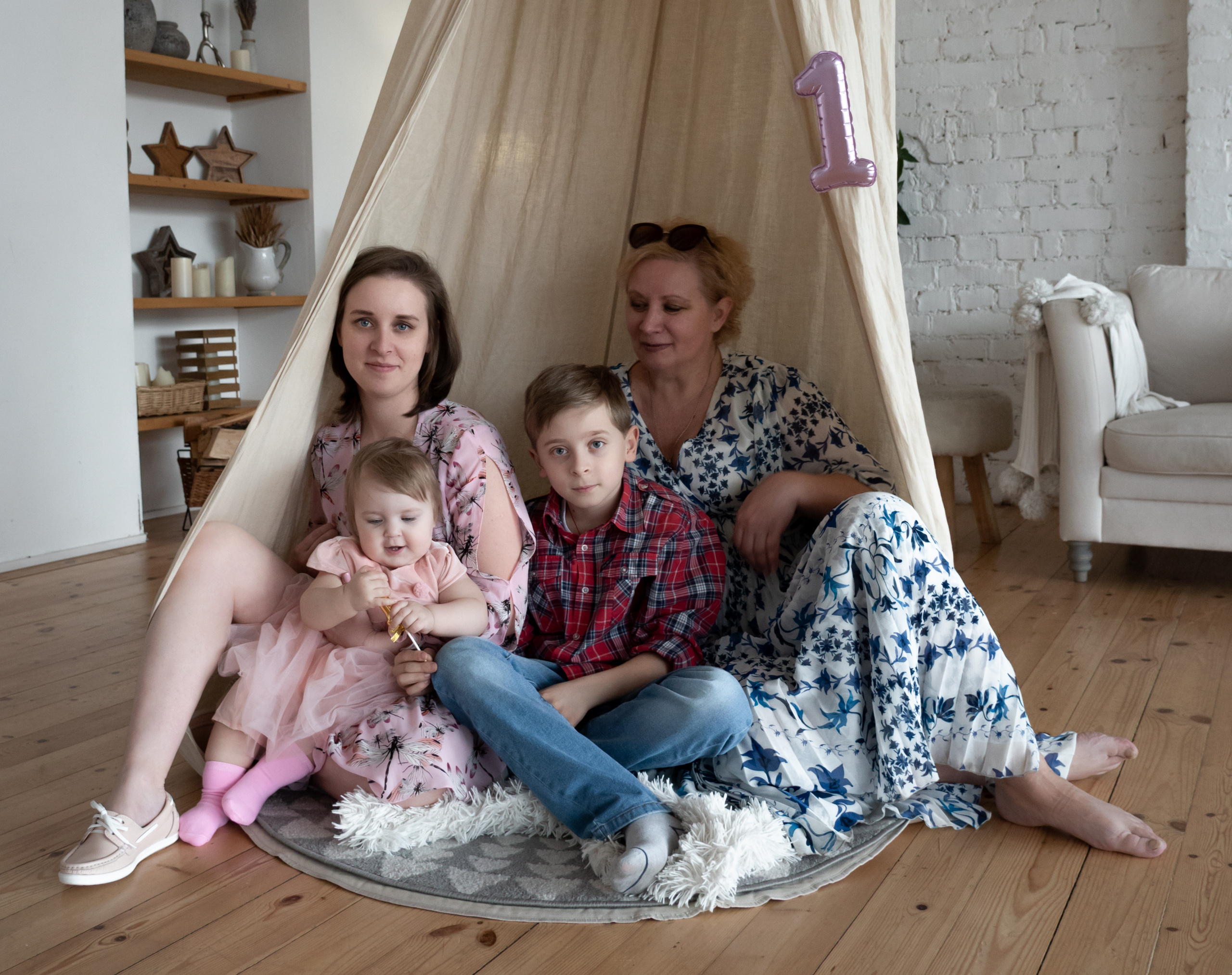 семейная фотосессия в палатке