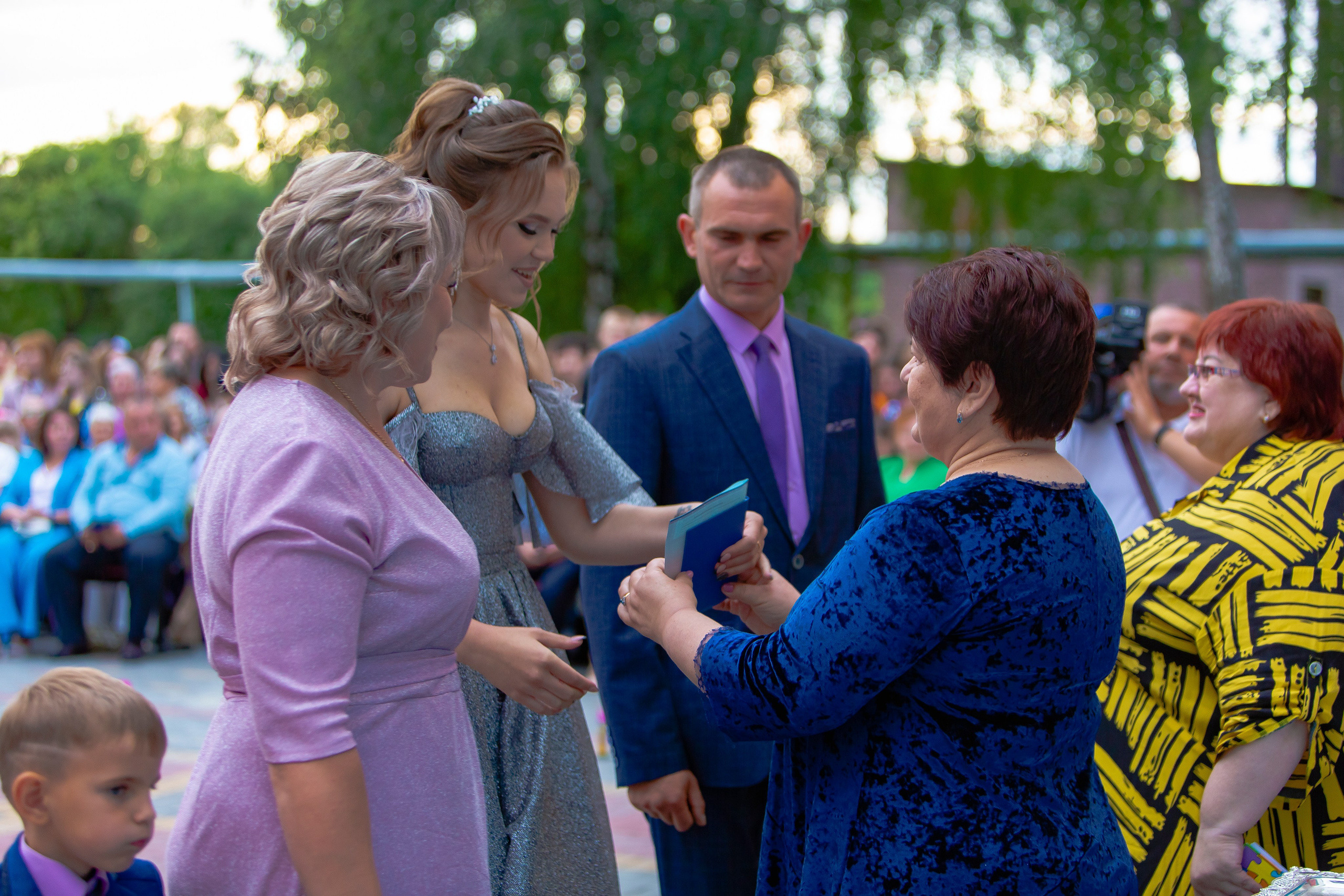 Выпускной вечер. Профессиональная съёмка и монтаж фото&видео в Курске и области