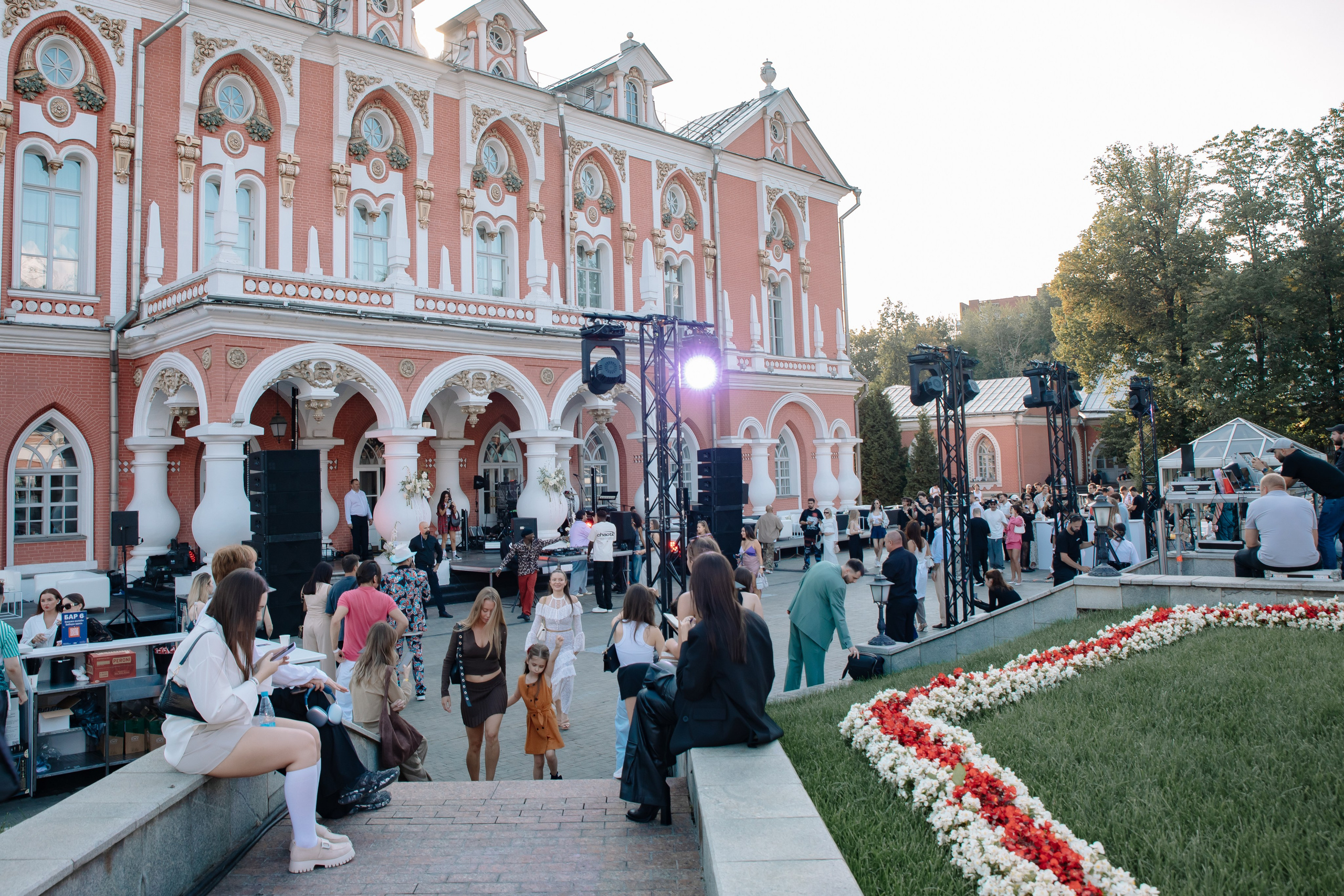 AESTHETIC ONLY в Петровском путевом дворце. Фотограф в Москве Яна Полосина