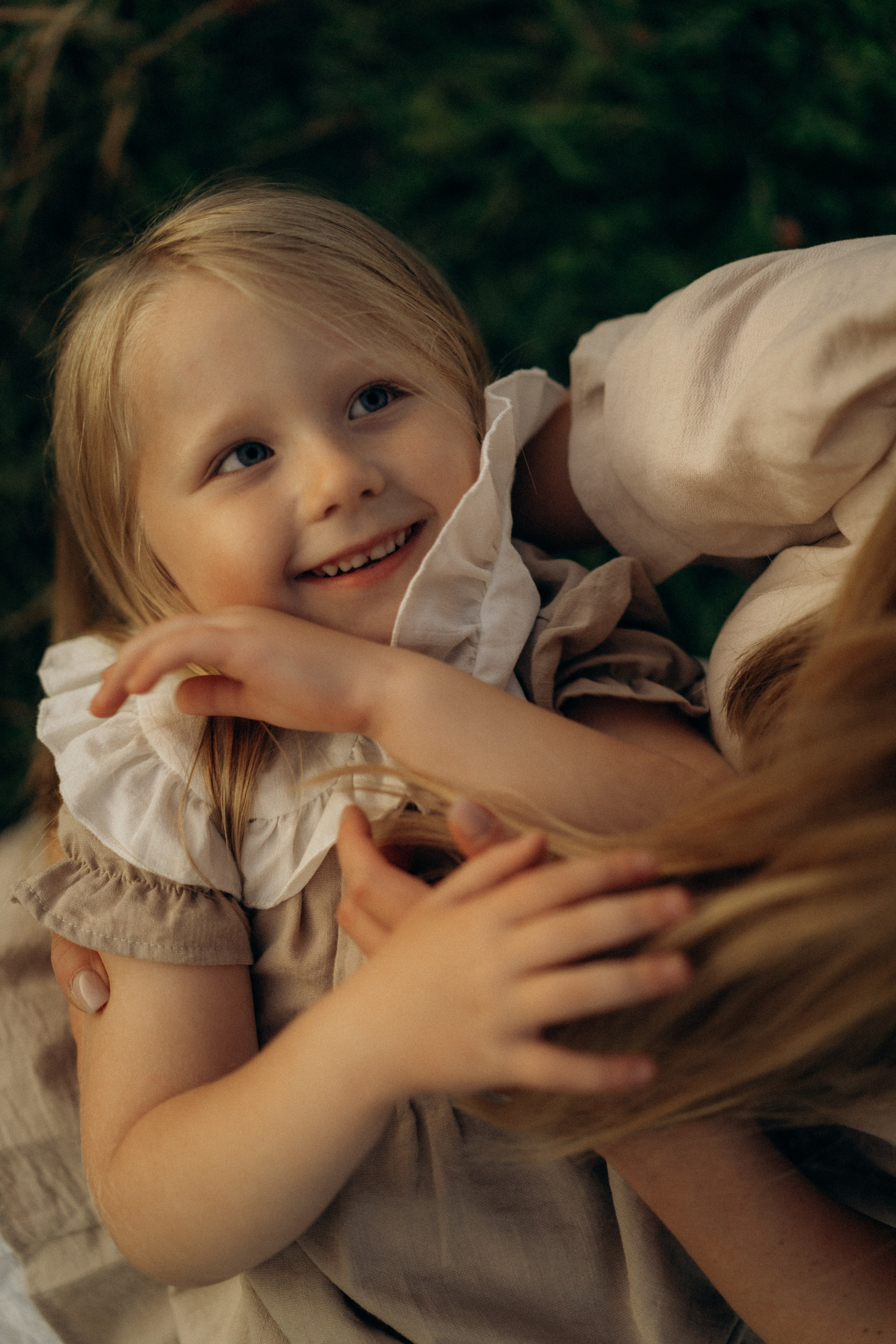 Летний вечер в поле. Семейный lifestyle фотограф в Москве Рената Рафикова