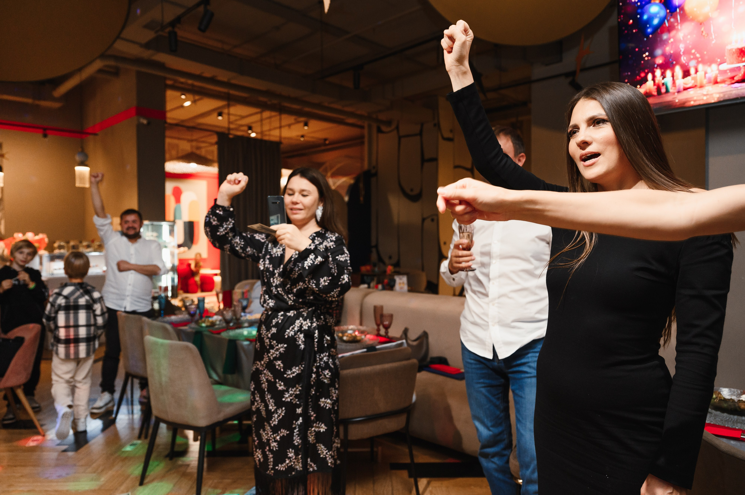 День рождения в формате выступления. Wedding and family photographer USA