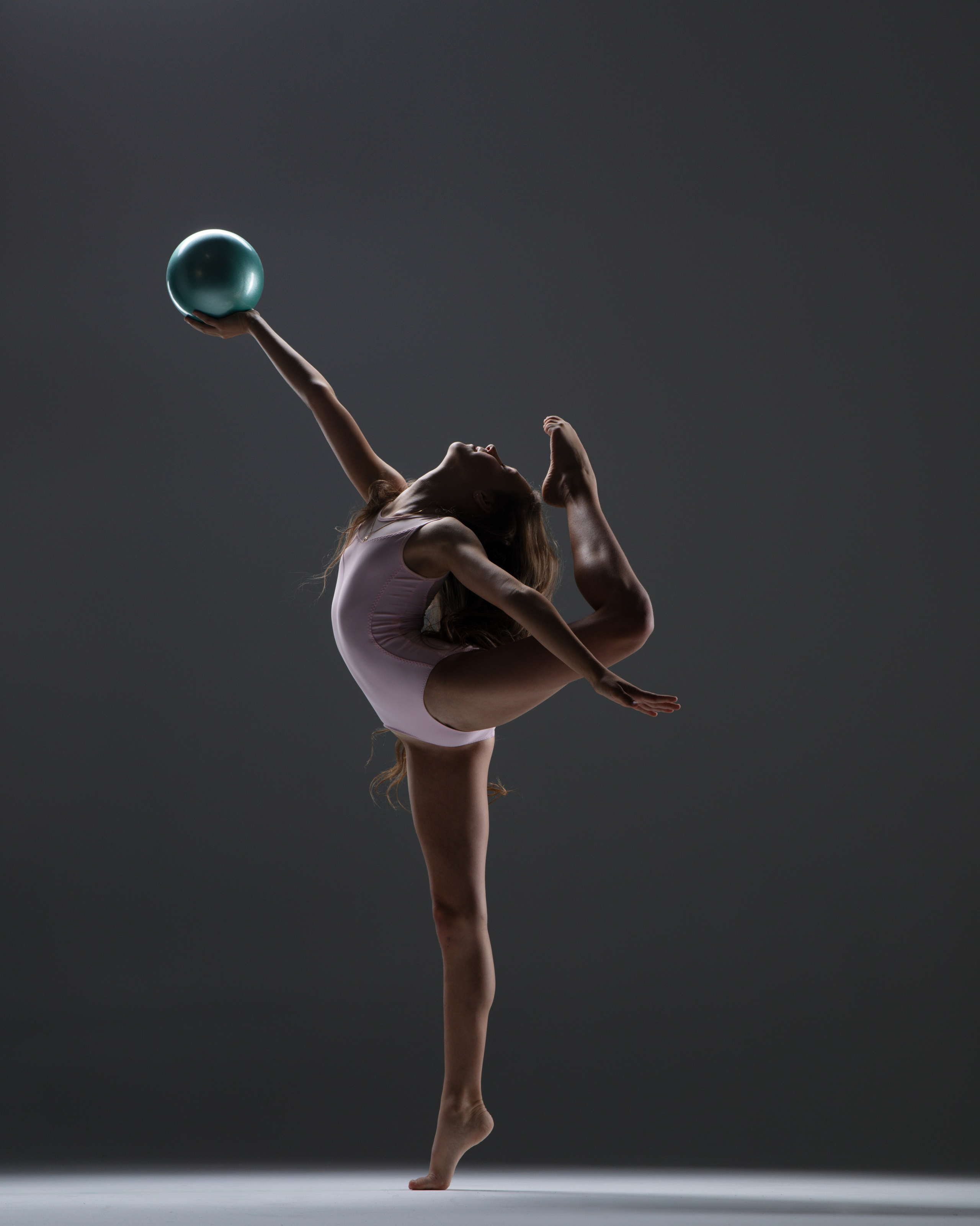 Красивая фотосессия для художественной гимнастки. Спортивный и детский фотограф в Москве, Калининграде