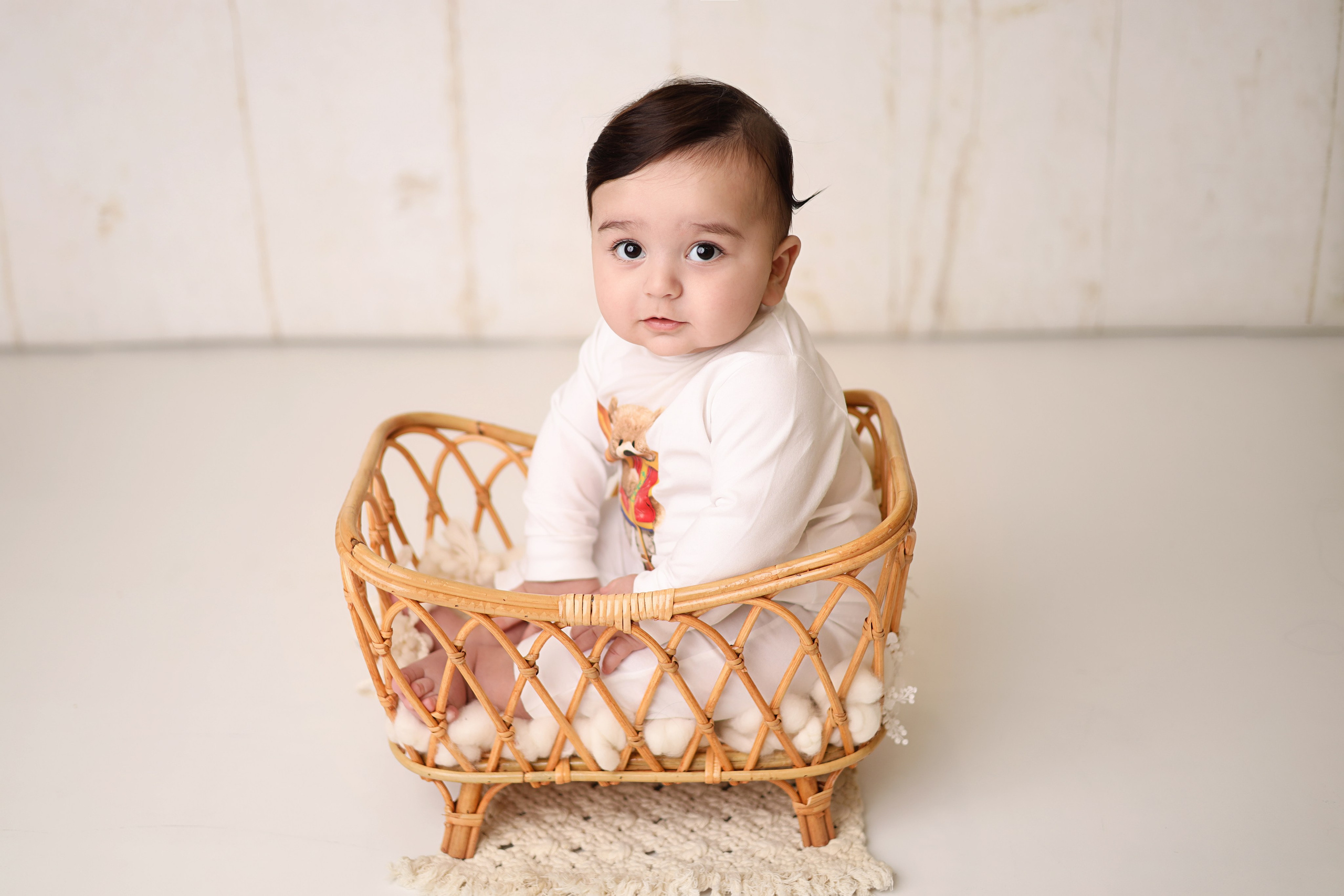 Азнавуру 6 месяцев. Фотограф новорожденных Москва. Ньюборн фотограф Москва