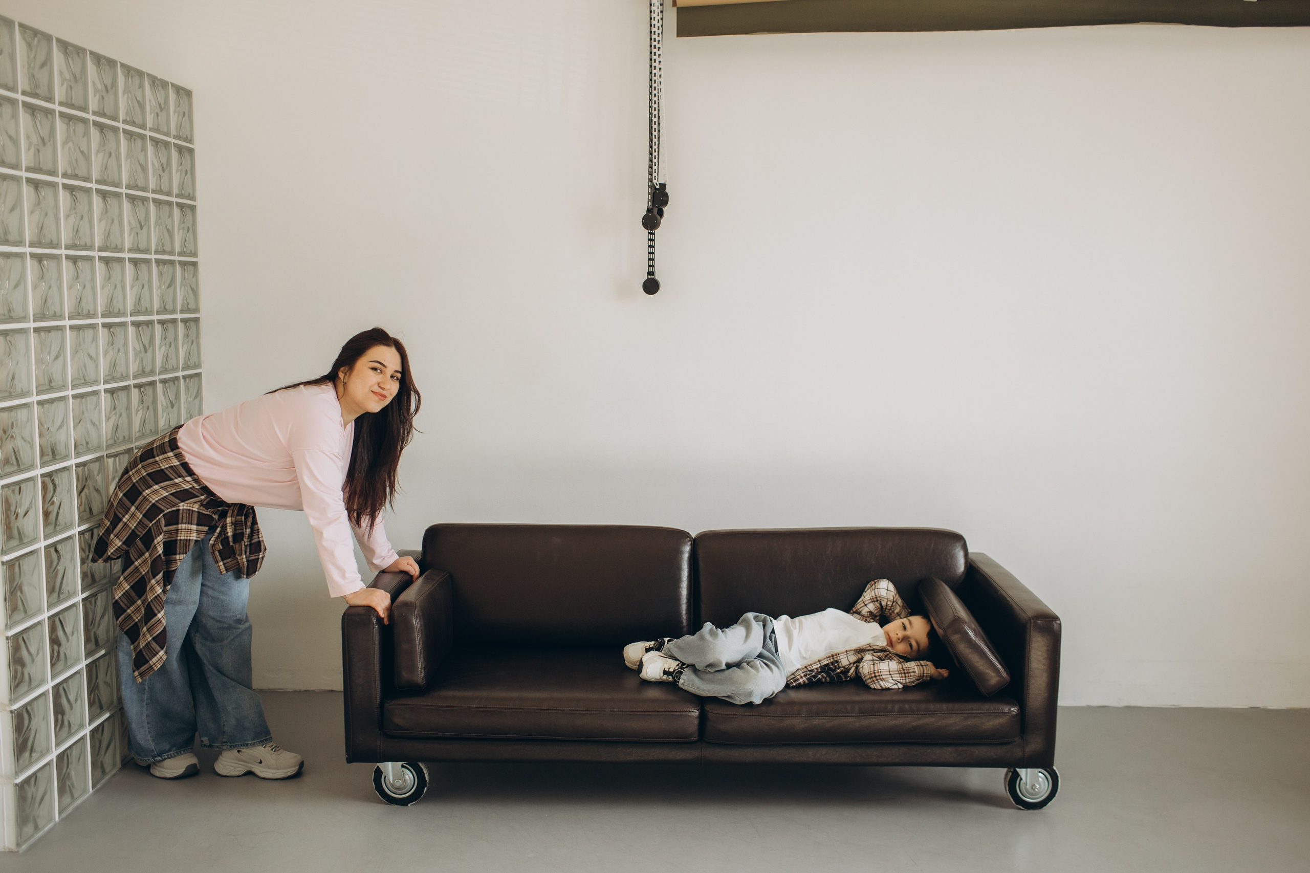 Фотосессия с попкорном фотосессия мама и сын. Фотограф Владимир Москва