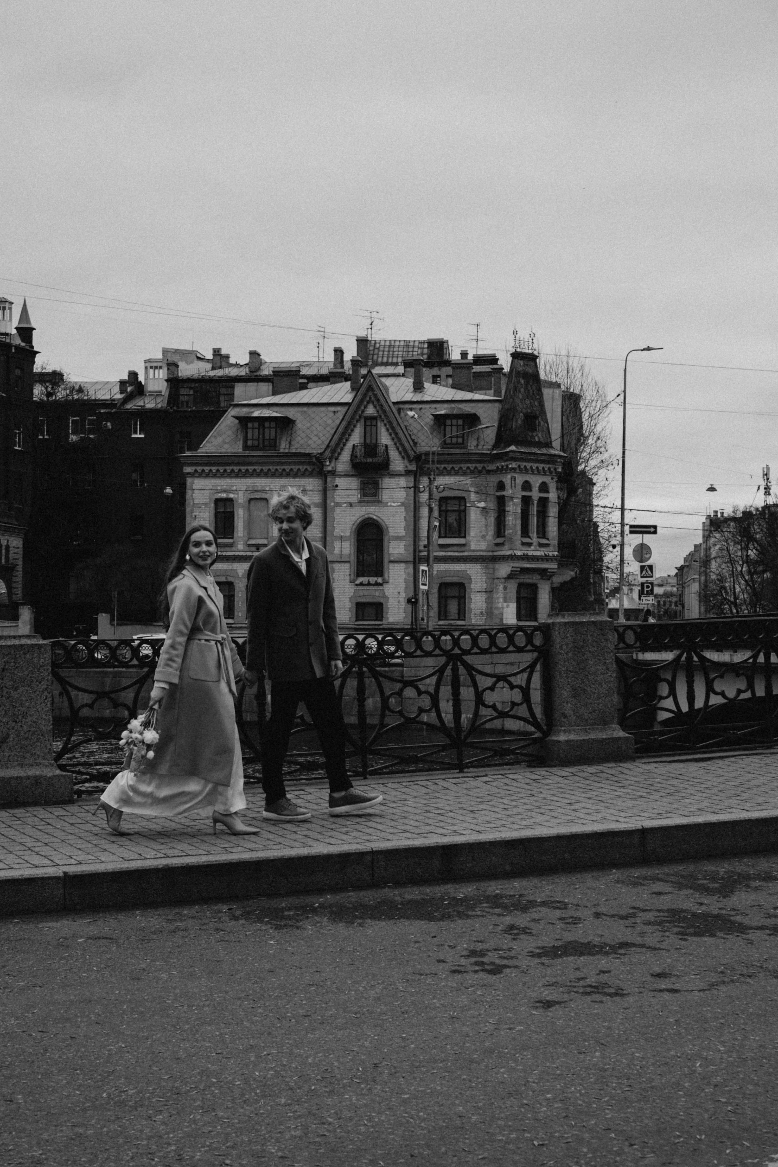 СВАДЕБНАЯ СЬЕМКА В ОТЕЛЕ. СБОРЫ ЖЕНИХА И НЕВЕСТЫ И ТАКЖЕ ТОР И ПОДГОТОВКА К ПРОГУЛКЕ И ПРОГУЛКА ПО ПЕТРОГРАДКЕ. Профессиональный фотограф, Санкт-Петербург — Виктория Богомолова