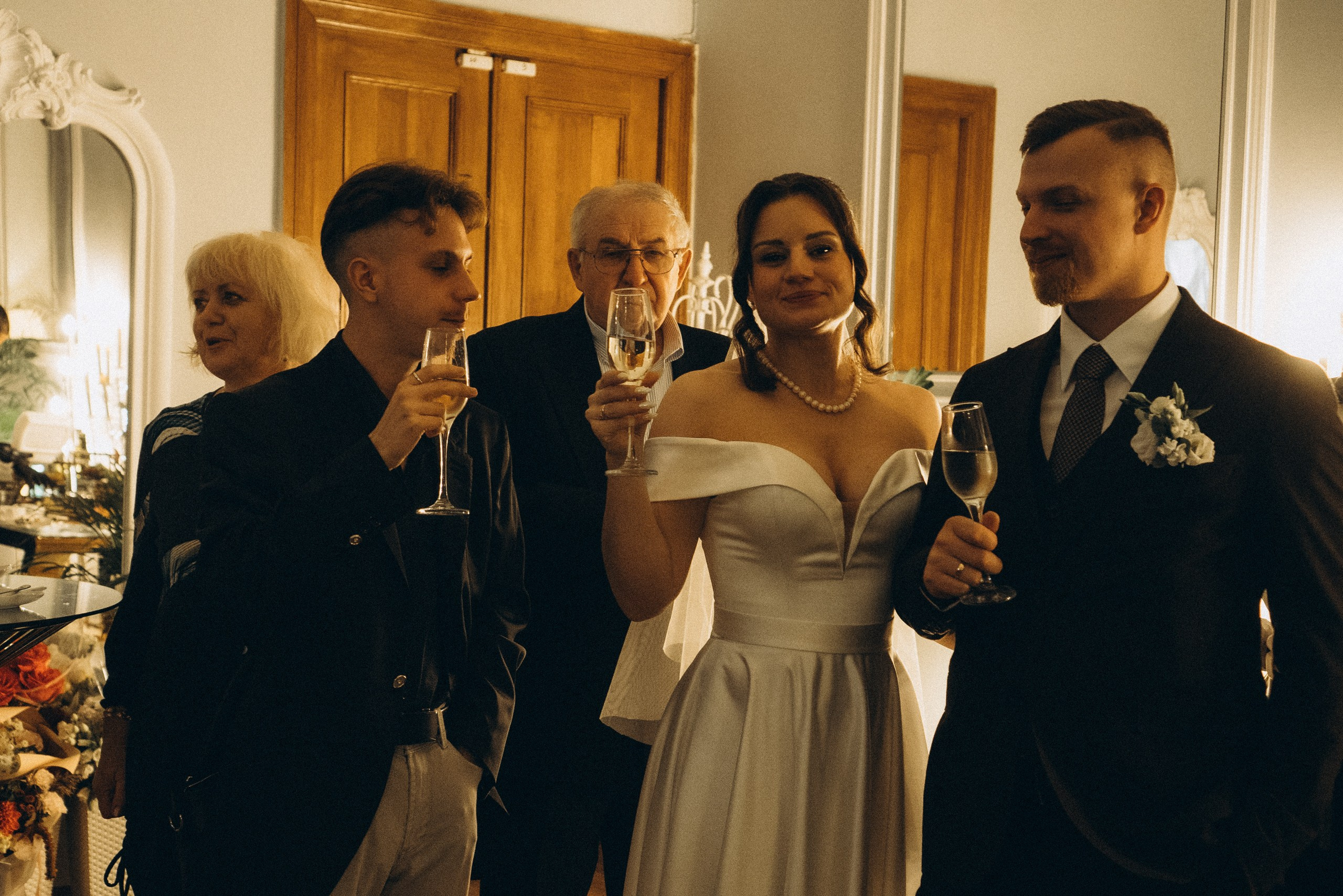 СЬЕМКА РЕПОРТАЖ В ЗАГСЕ (2 ДВОРЕЦ). Профессиональный фотограф, Санкт-Петербург — Виктория Богомолова