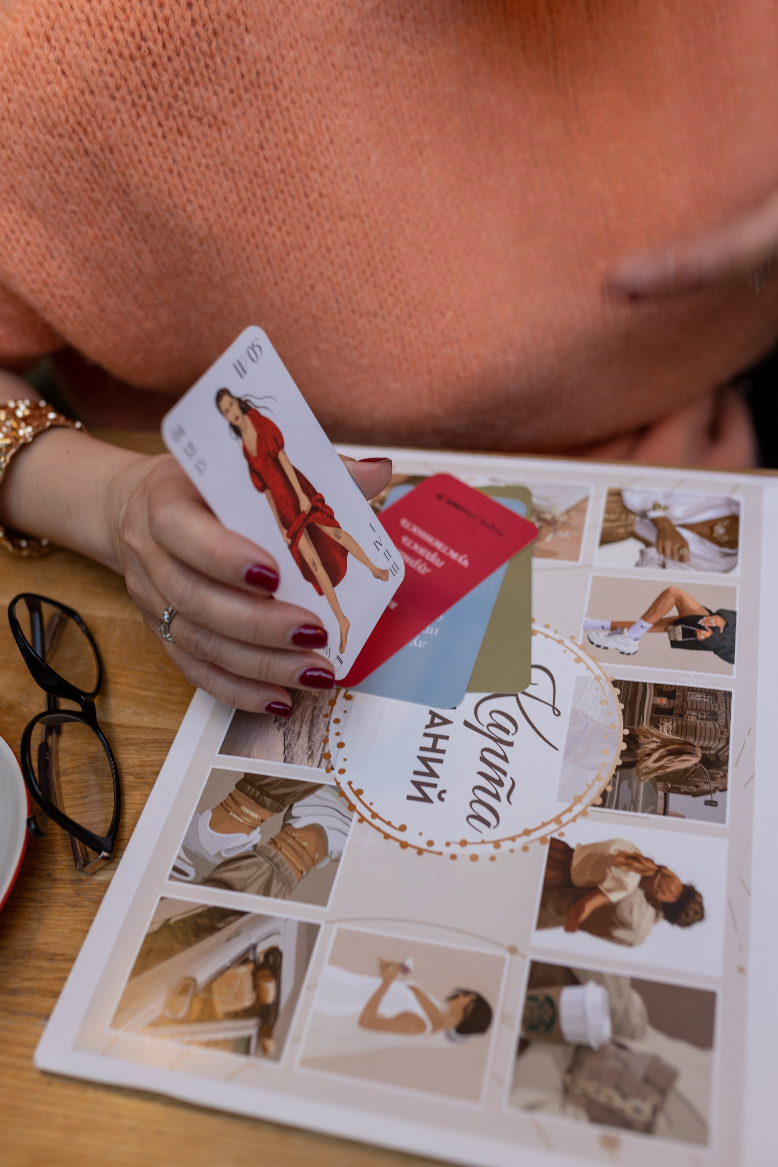 Карточка с образом крупным планом