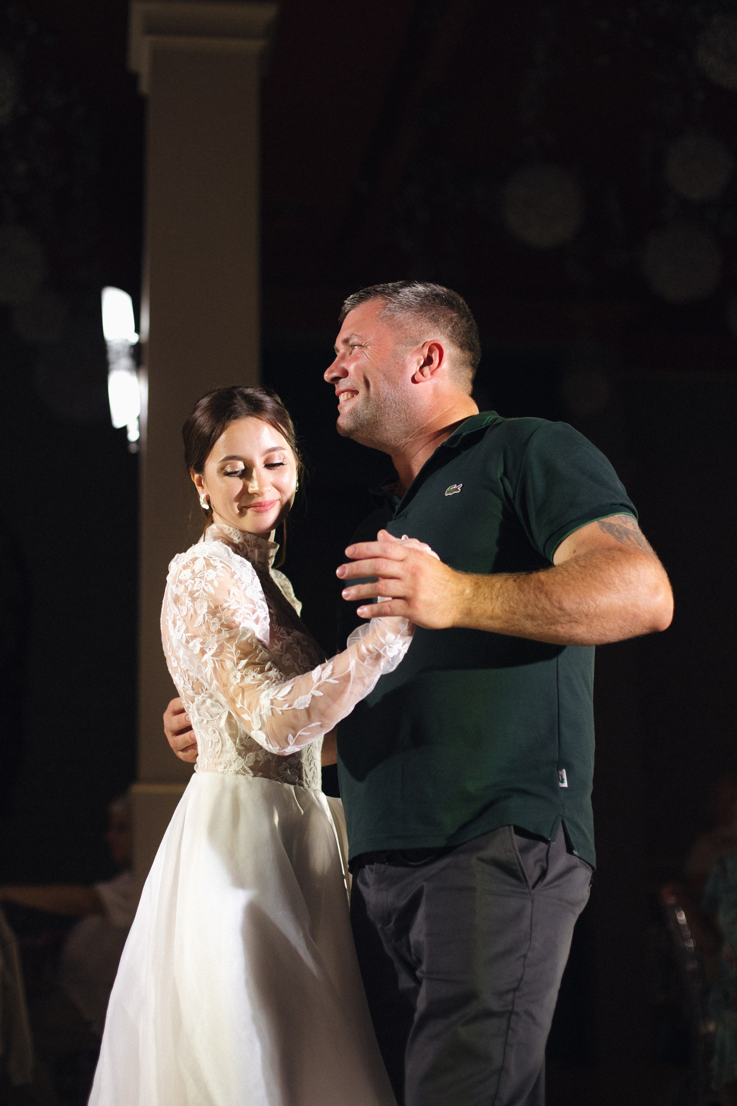 Банкет (Ксения & Никита). Свадебные фотографы в г. Сургут Маркова Наталья и Замахина Елена