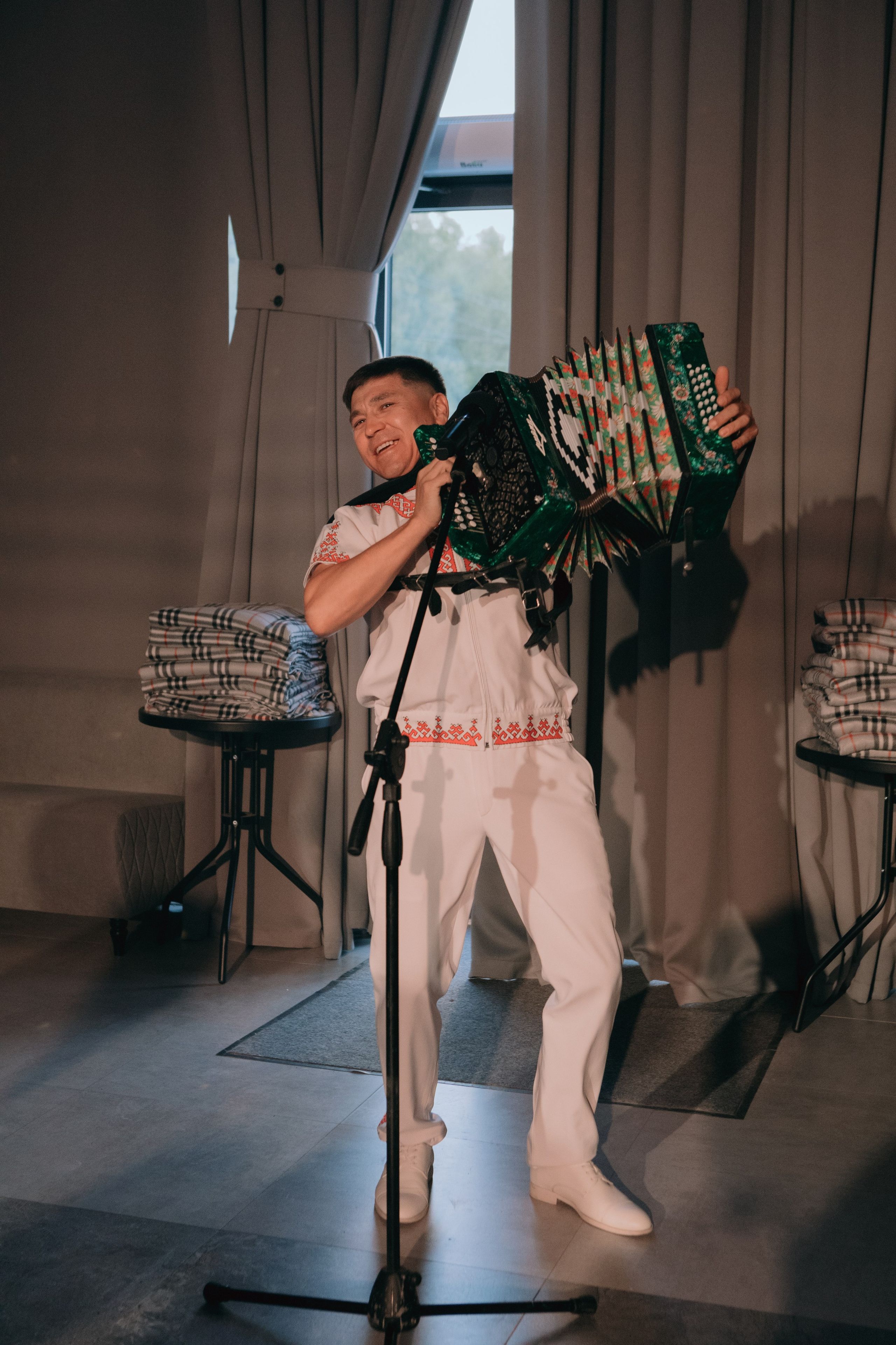 Михаил и Ксения. Портретный и свадебный фотограф Айгюн в городе Йошкар-Ола