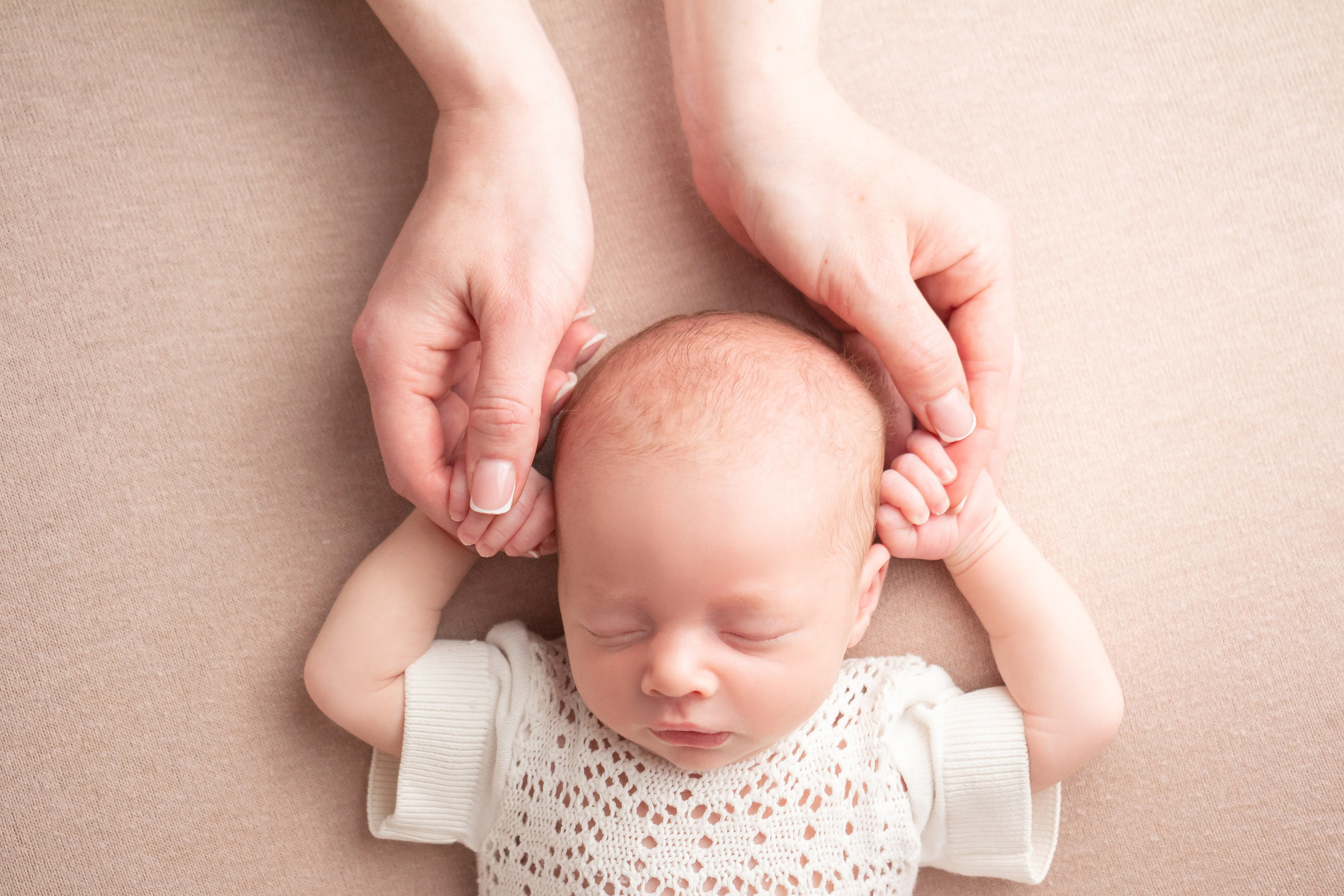 Натуральный стиль newborn. Фотограф новорождённых Анапа Елена Кушнарь