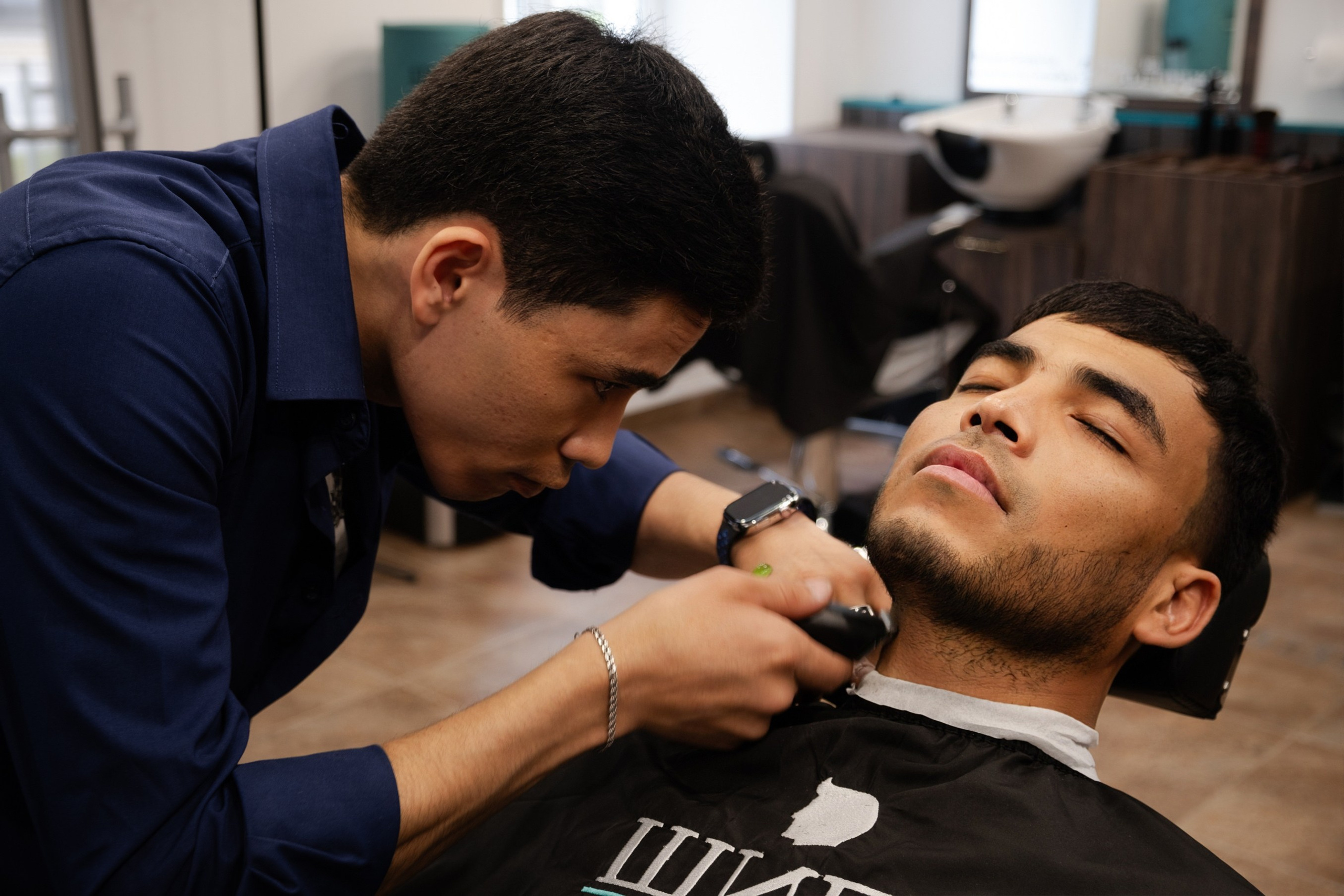 Съемка для барбершопа. Фотограф на камеру и мобильная съемка в Казани Лидия