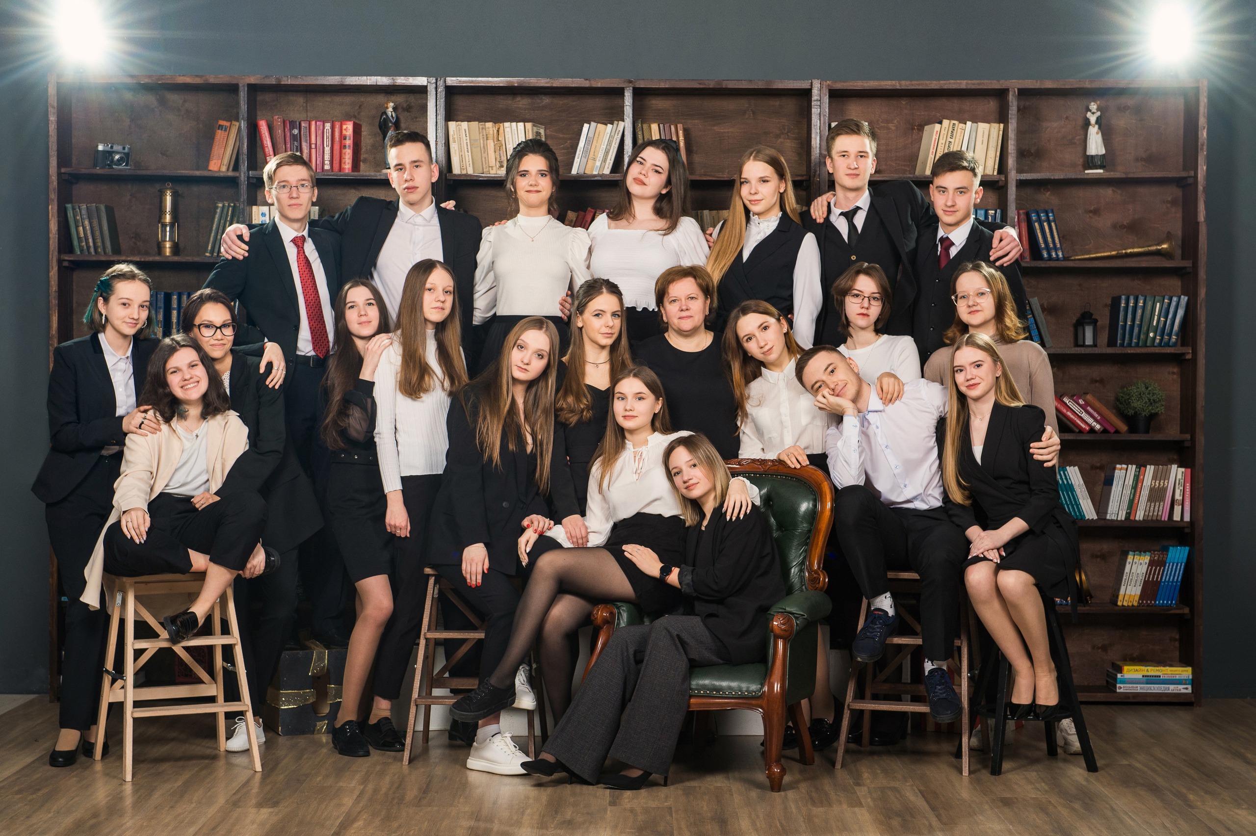 Подбор одежды для групповой фотосессии 9-11класс