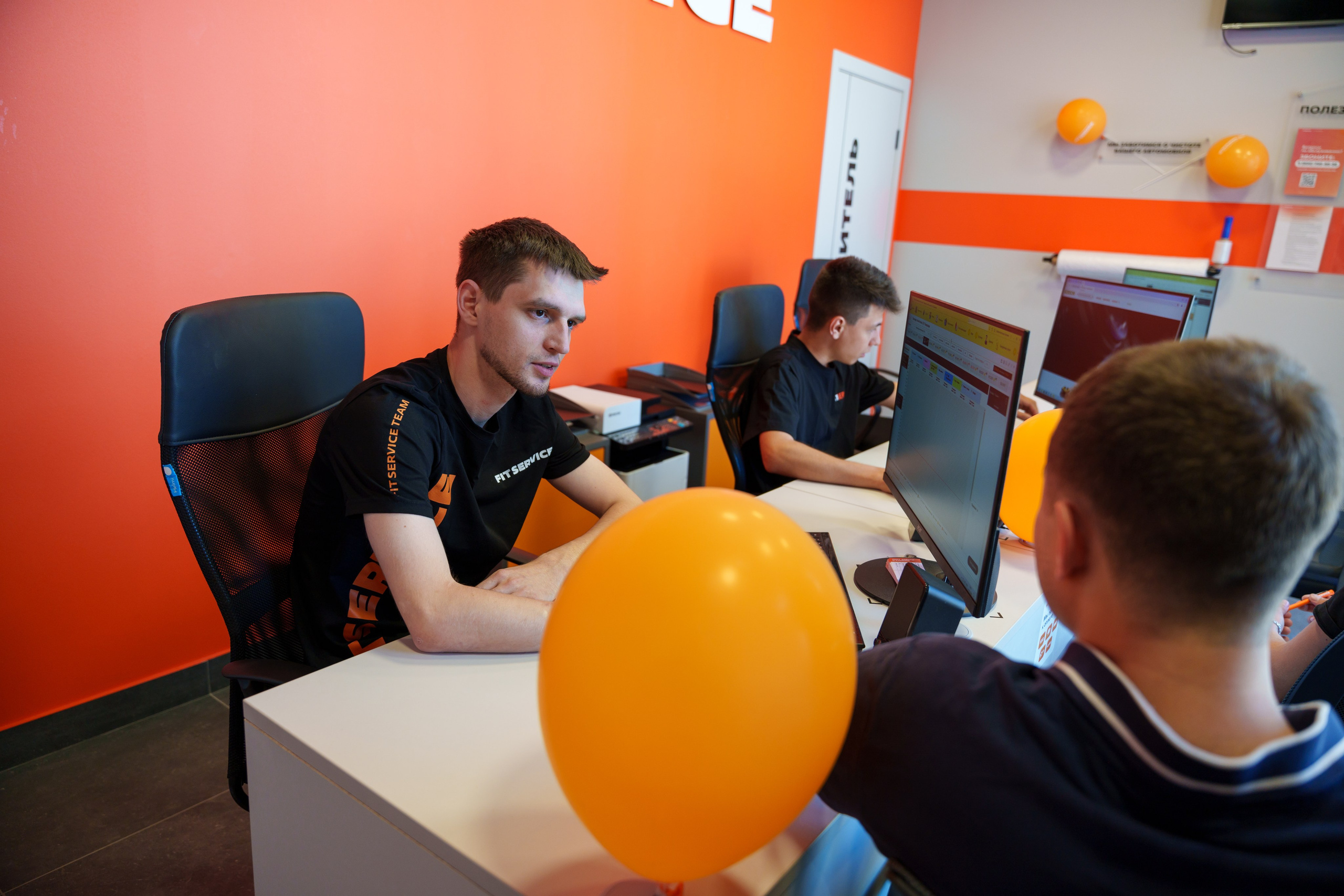 Интерьерная фотосъемка автосервиса Fit Service в Краснодаре — Профессиональная фотосъемка интерьера техцентра в Краснодаресеть СТО. Шедевры для Вас! Фотограф и Видеограф в Краснодаре Пахиев Руслан