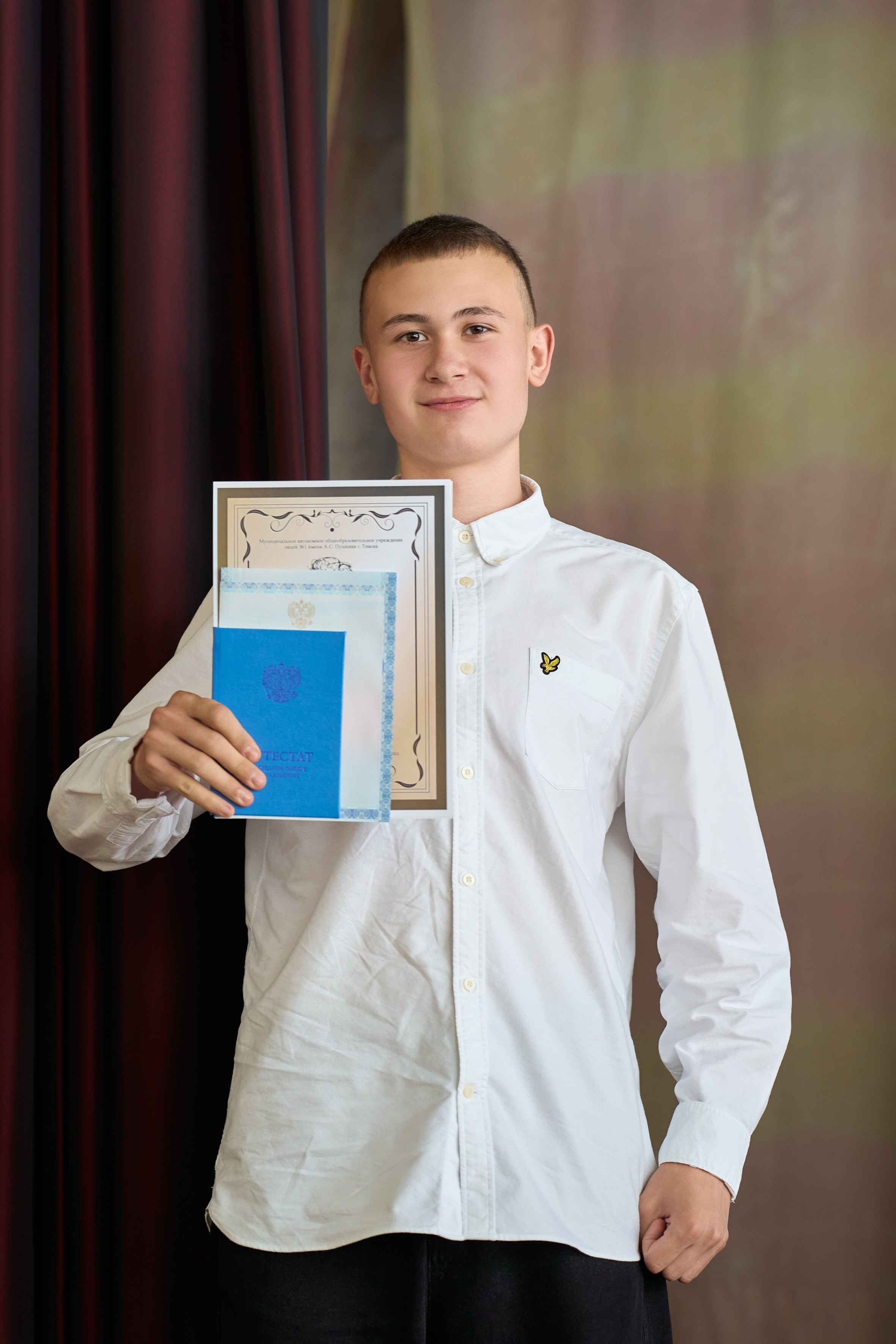 Вручение аттестатов 11 класс. Репортажный и портретный фотограф в Томске Ларионов Артём