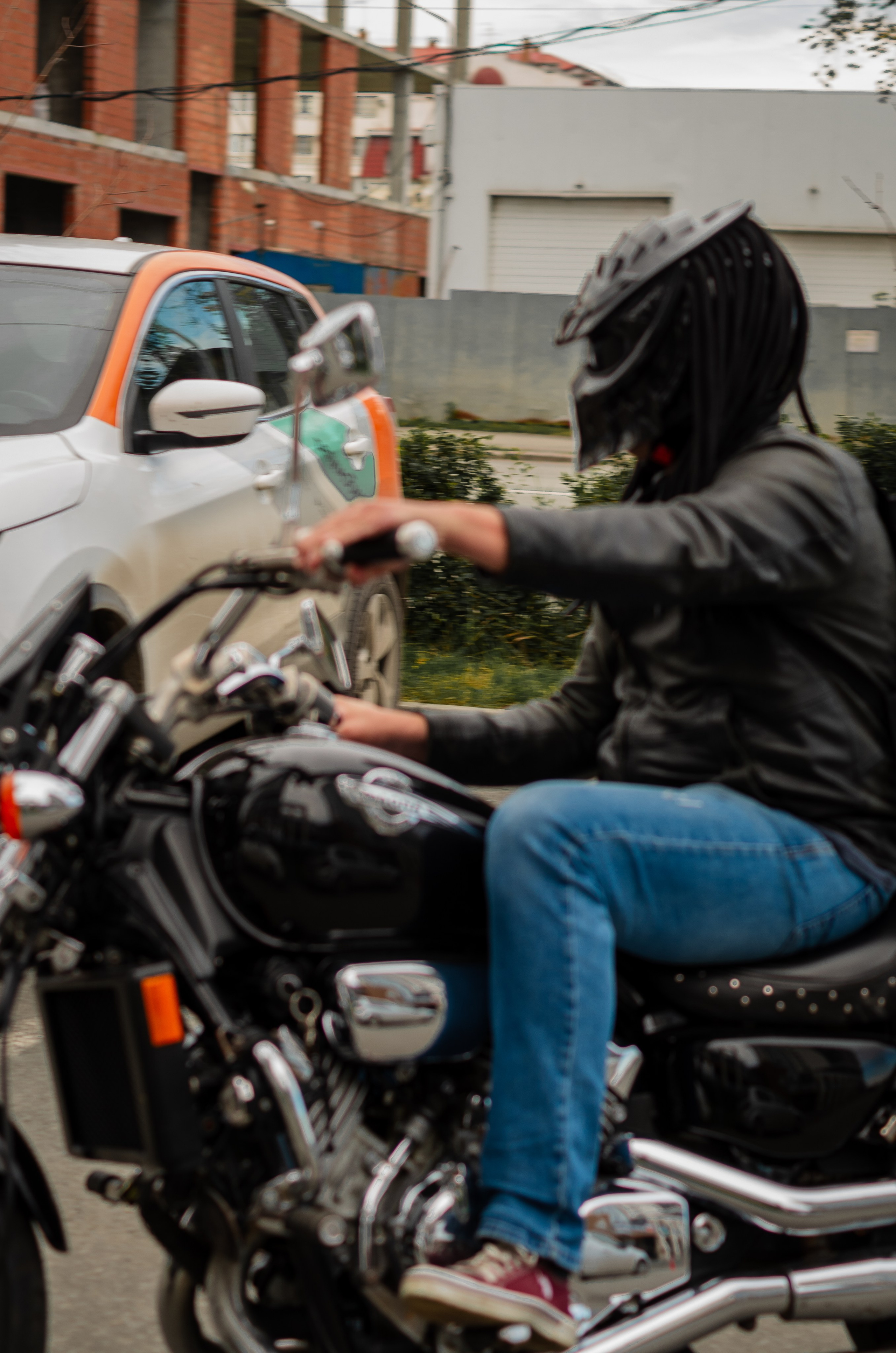 Мужской портрет: мотоцикл. Фотограф Марина Доглядная Челябинск фотосессии с лошадьми, мотоциклами