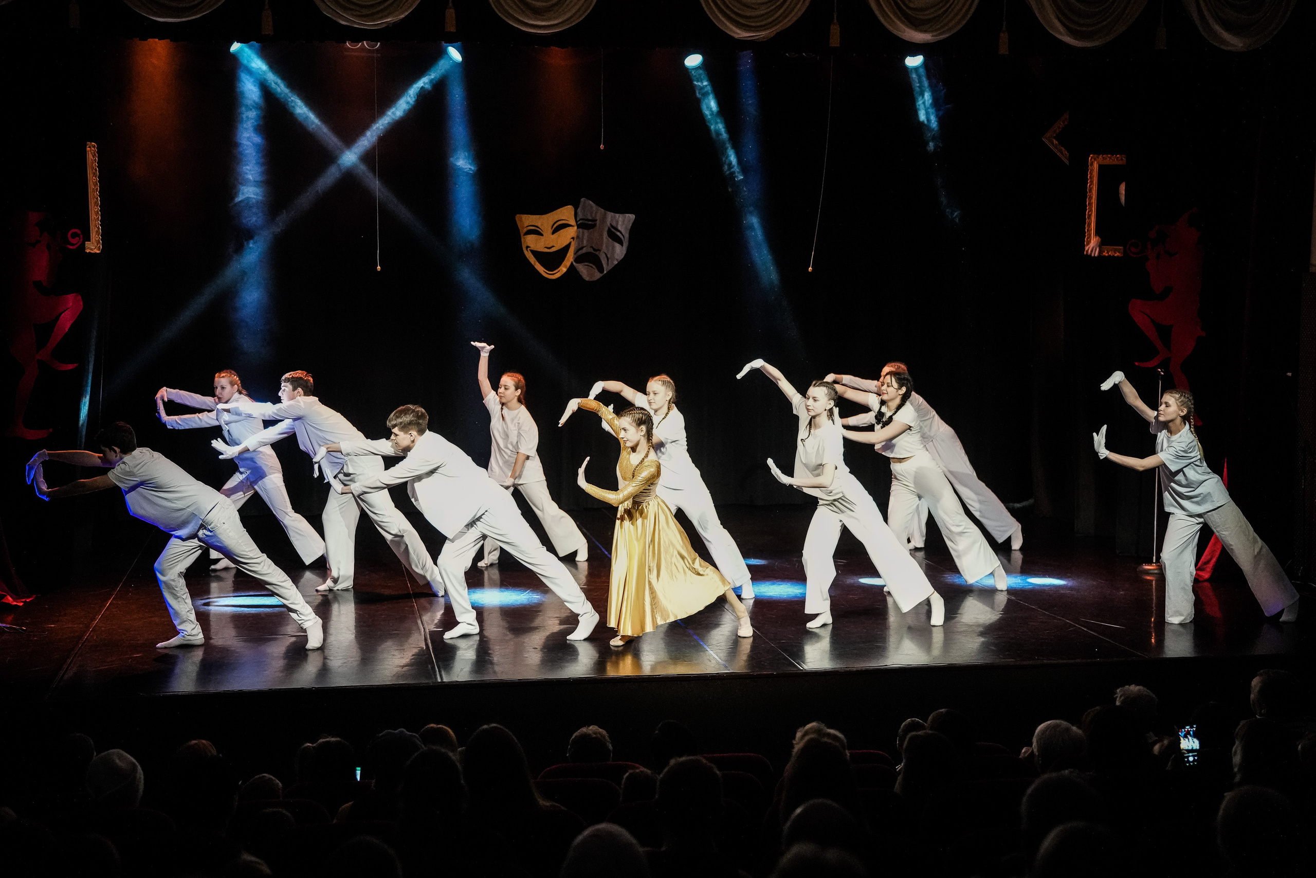 Концерт студии «Маска» Театра Ростова Великого. Репортажный фотограф Сергей Сажин г. Ярославль