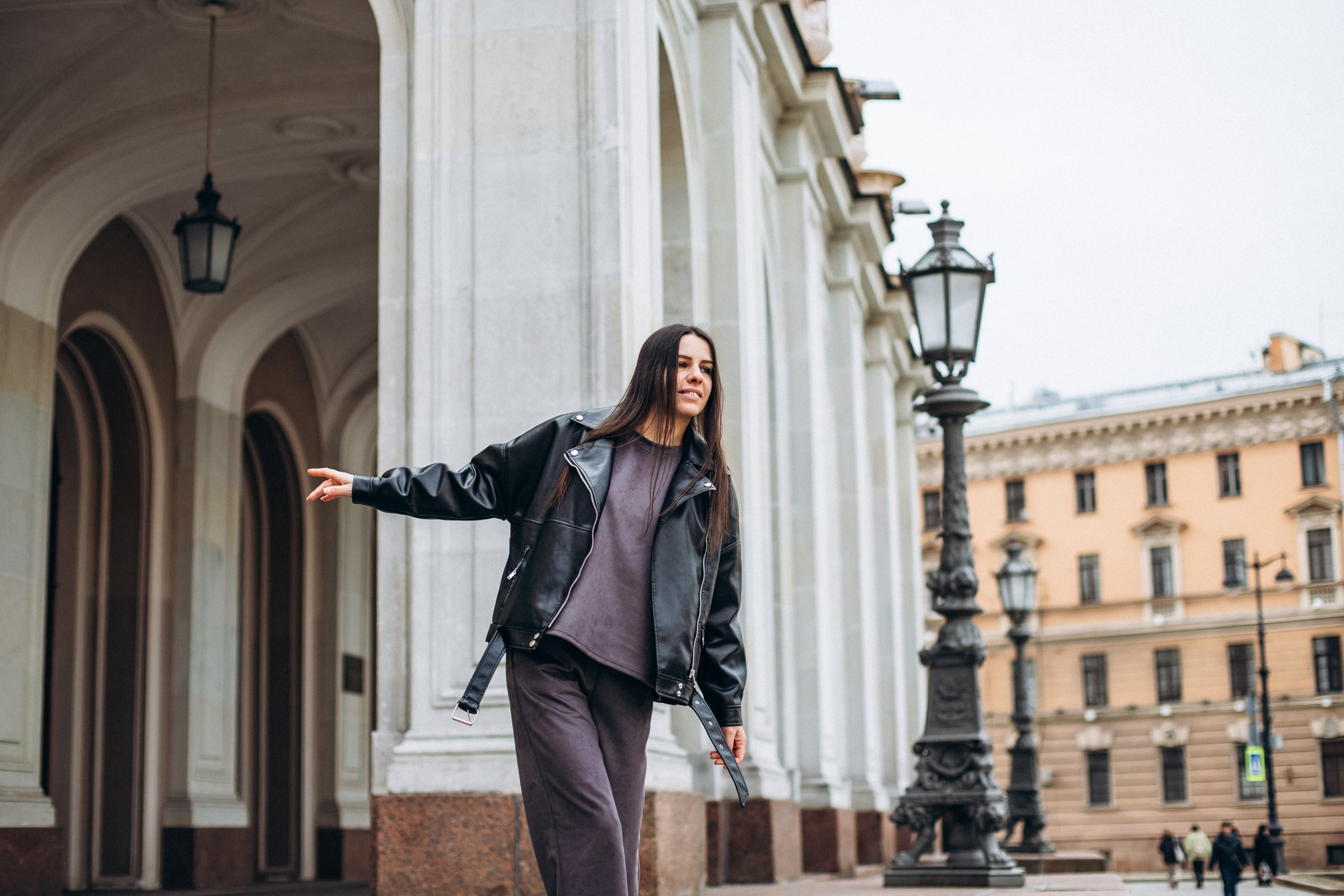 Ксения в марте. Фотопрогулка в Петербурге. Индивидуальный и семейный фотограф в Санкт-Петербурге