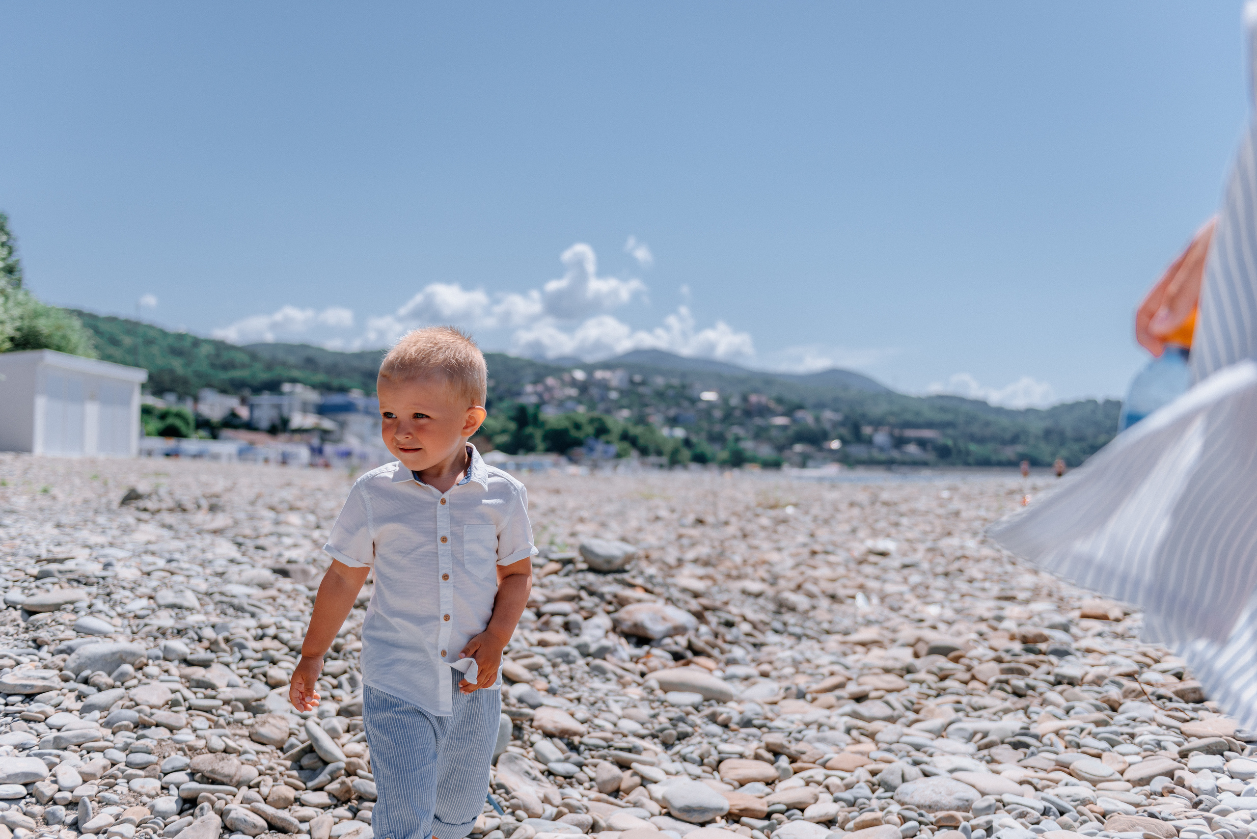 Лева с мамой на прогулке. Fedor Lemeshko — Destination Wedding and Family Lifestyle photographer