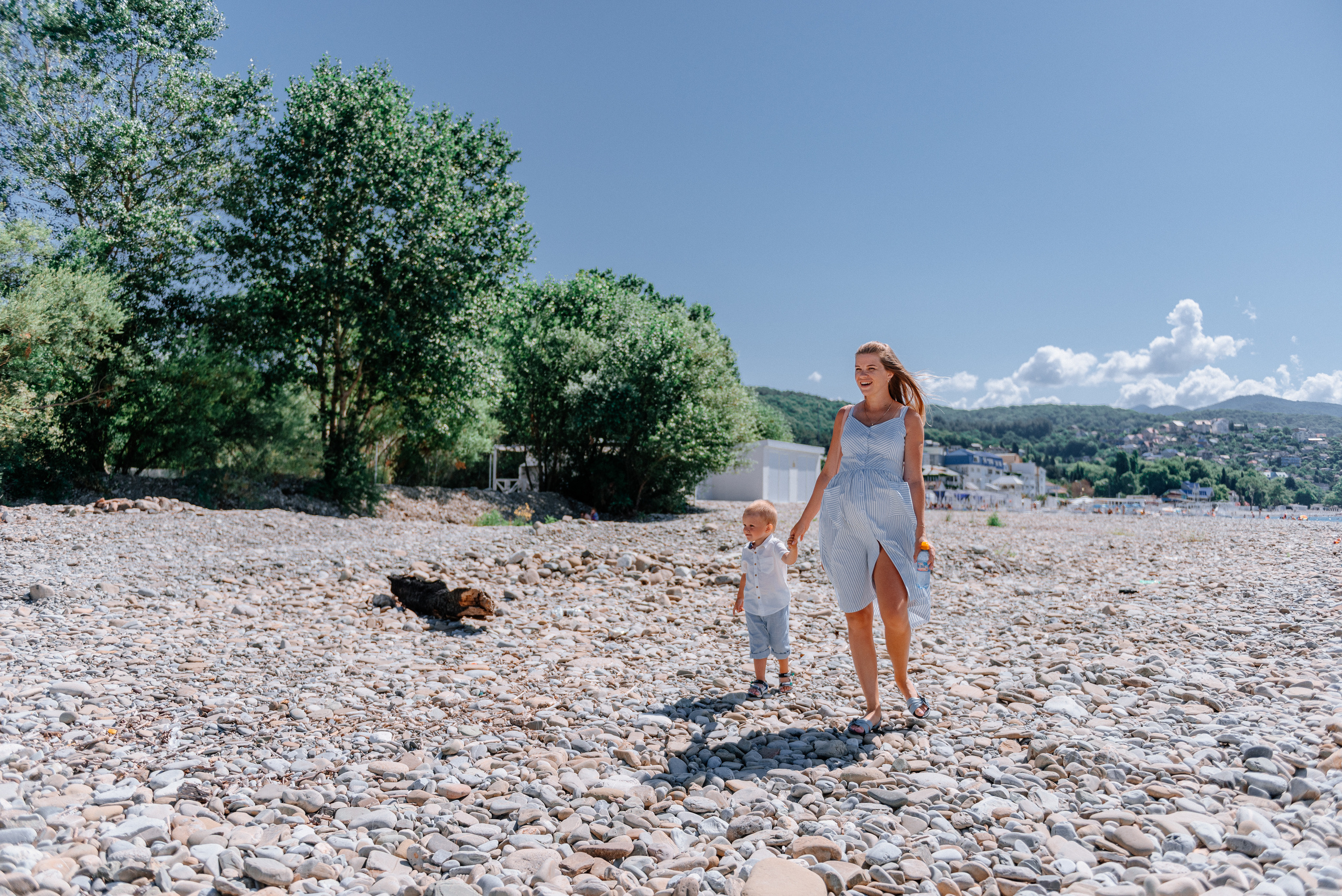 Лева с мамой на прогулке. Fedor Lemeshko — Destination Wedding and Family Lifestyle photographer