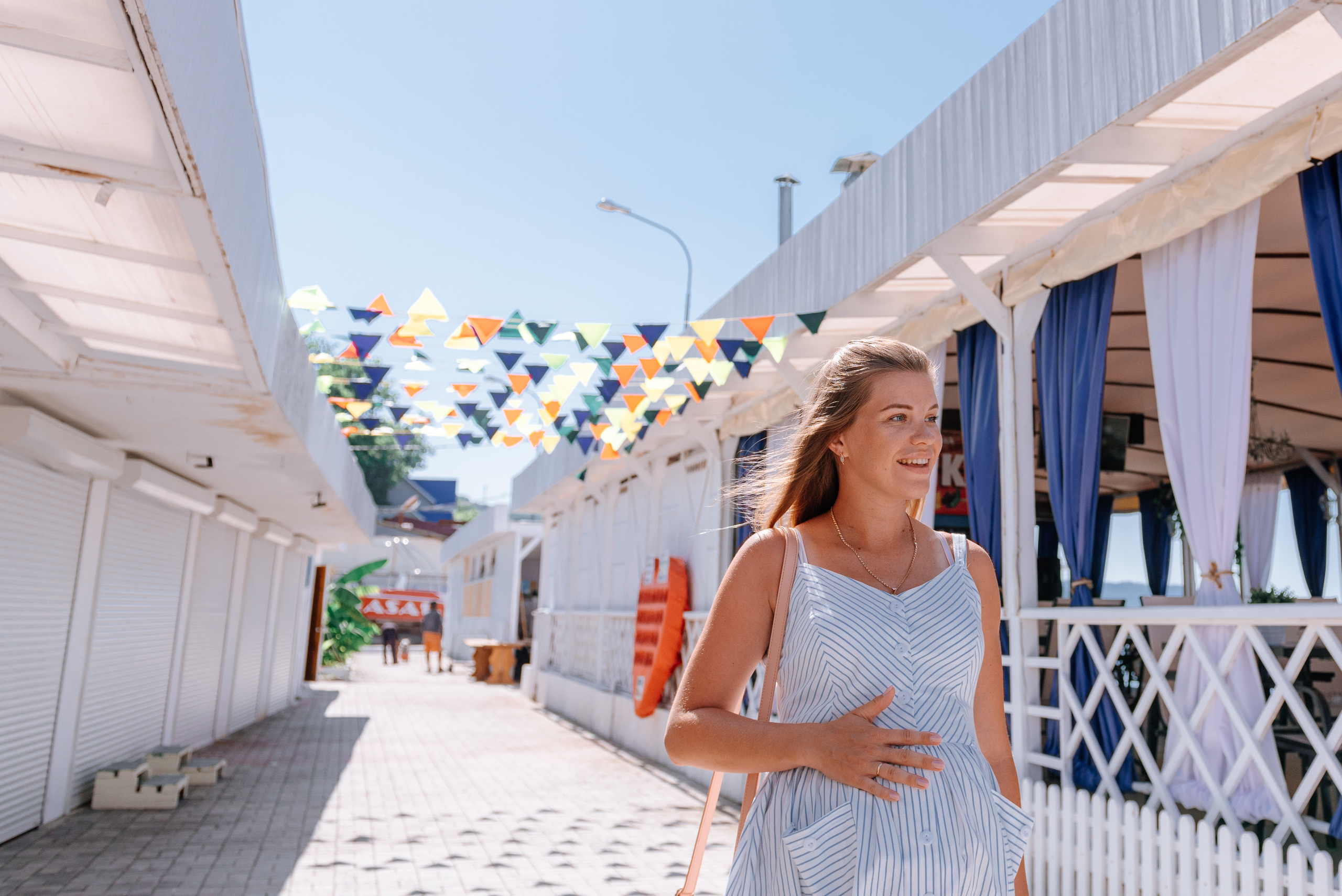 Лева с мамой на прогулке. Fedor Lemeshko — Destination Wedding and Family Lifestyle photographer