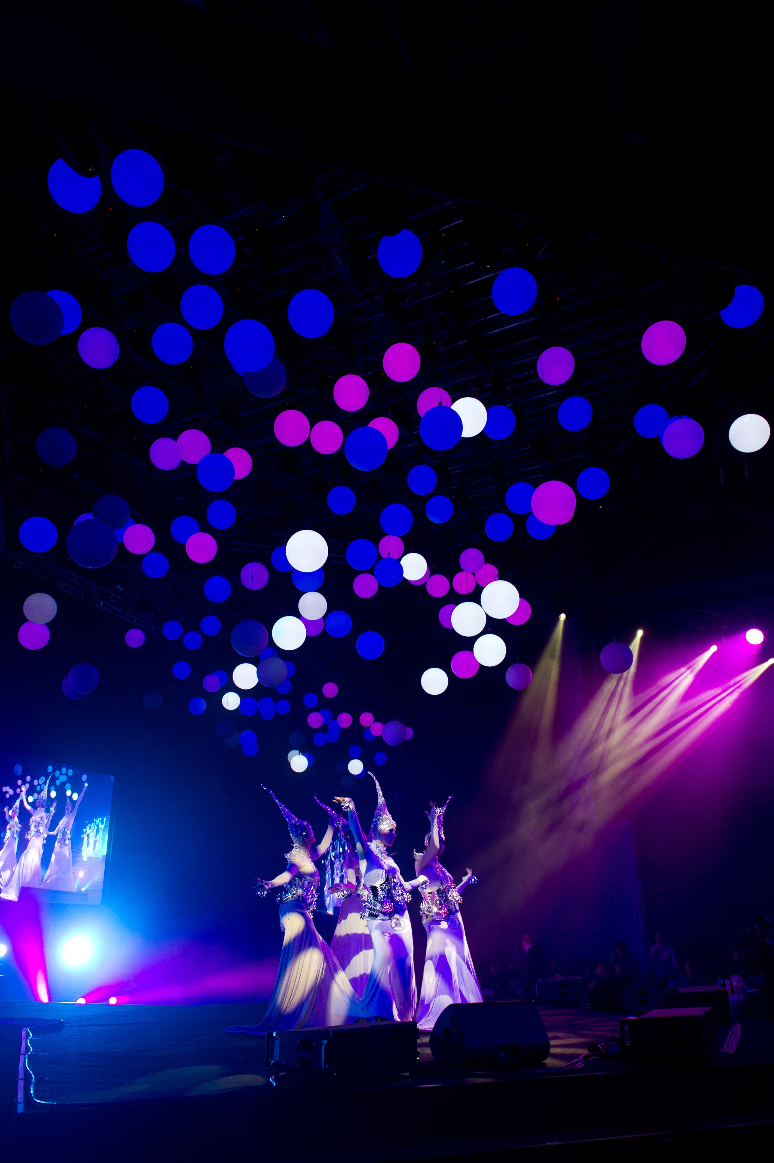 Новогодний корпоратив для клиентов METRO. Репортажный фотограф и видеограф Слава Думчев. Тимбилдинги, отчетники, корпоративы