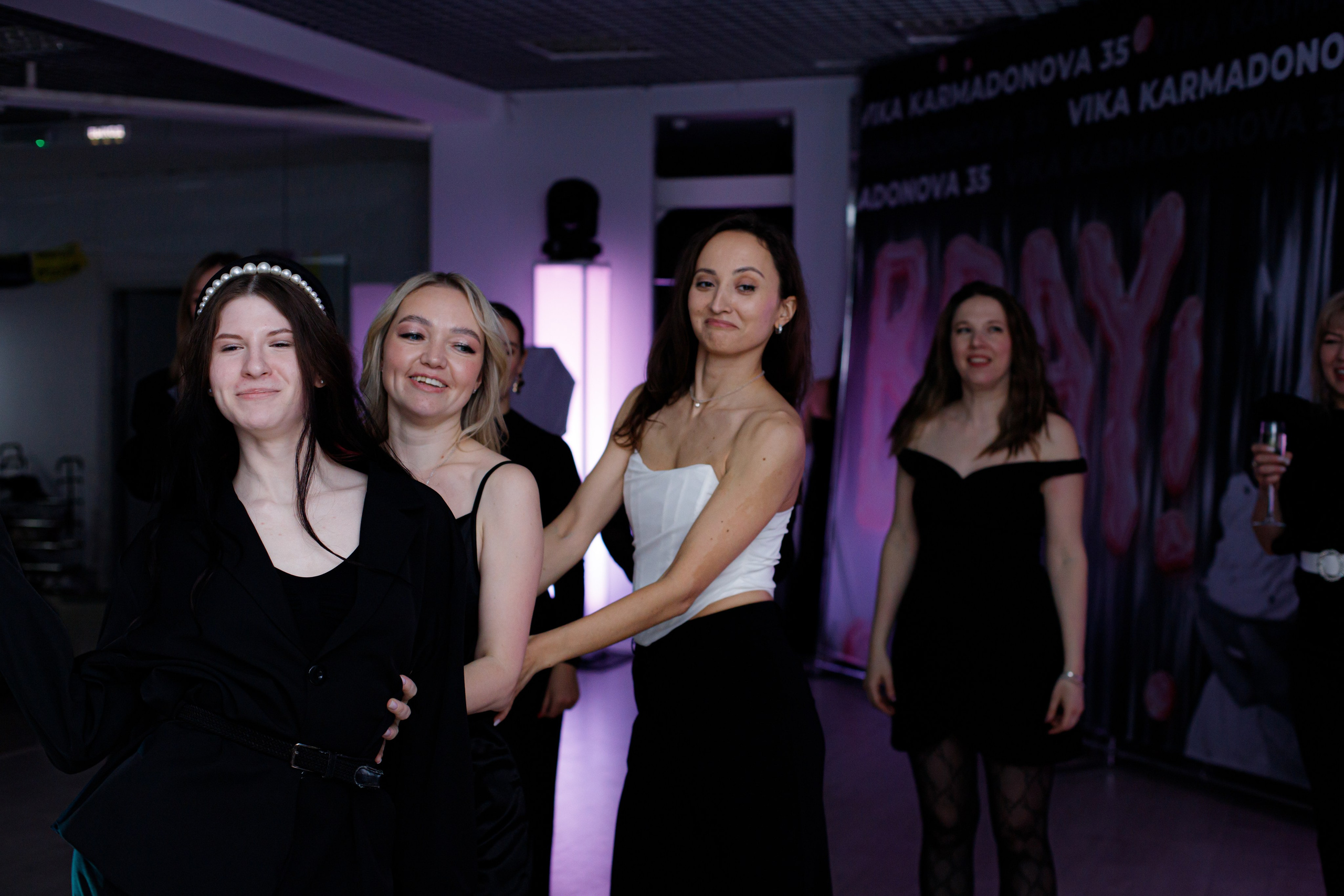 VIKA KARMADONOVA. Photokarish