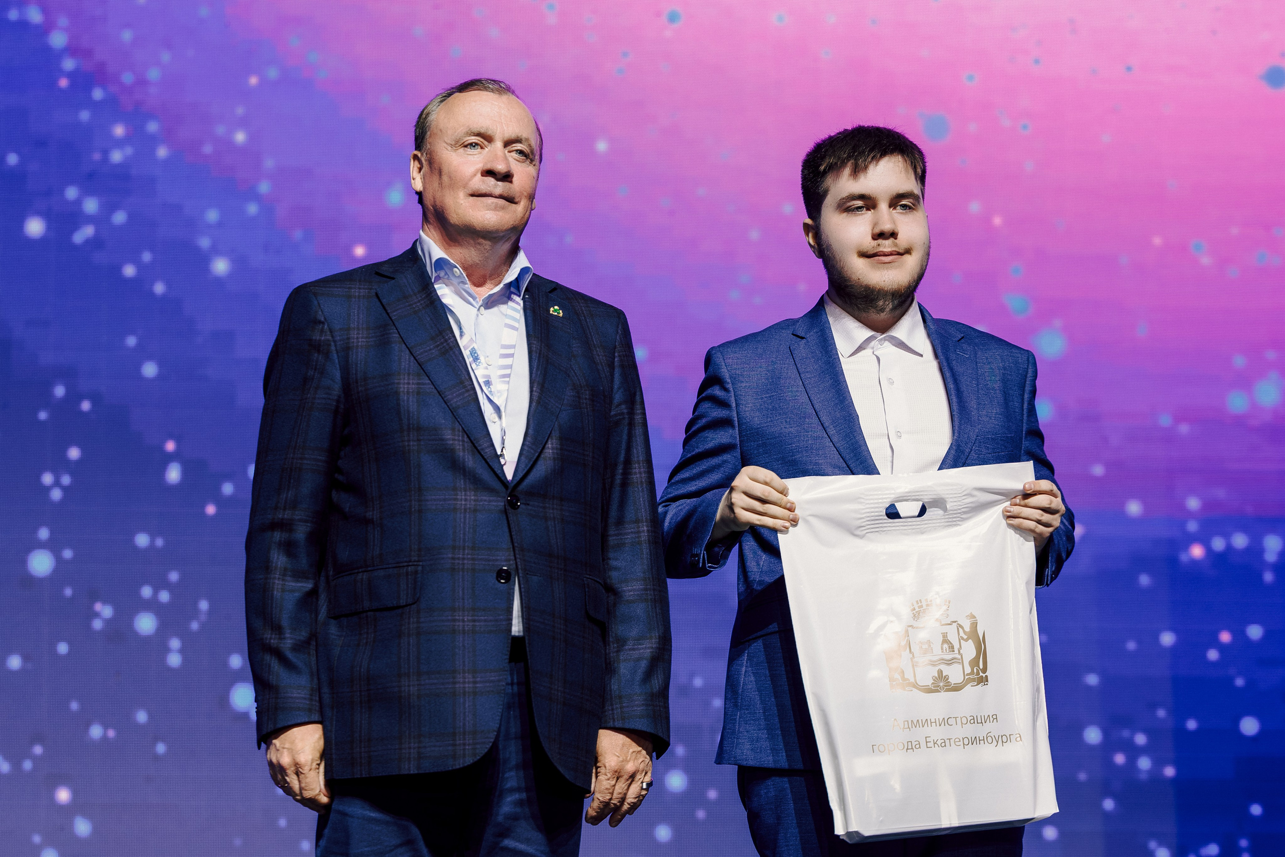Городской выпускной 2026. Лёшка Варзегов — фотограф