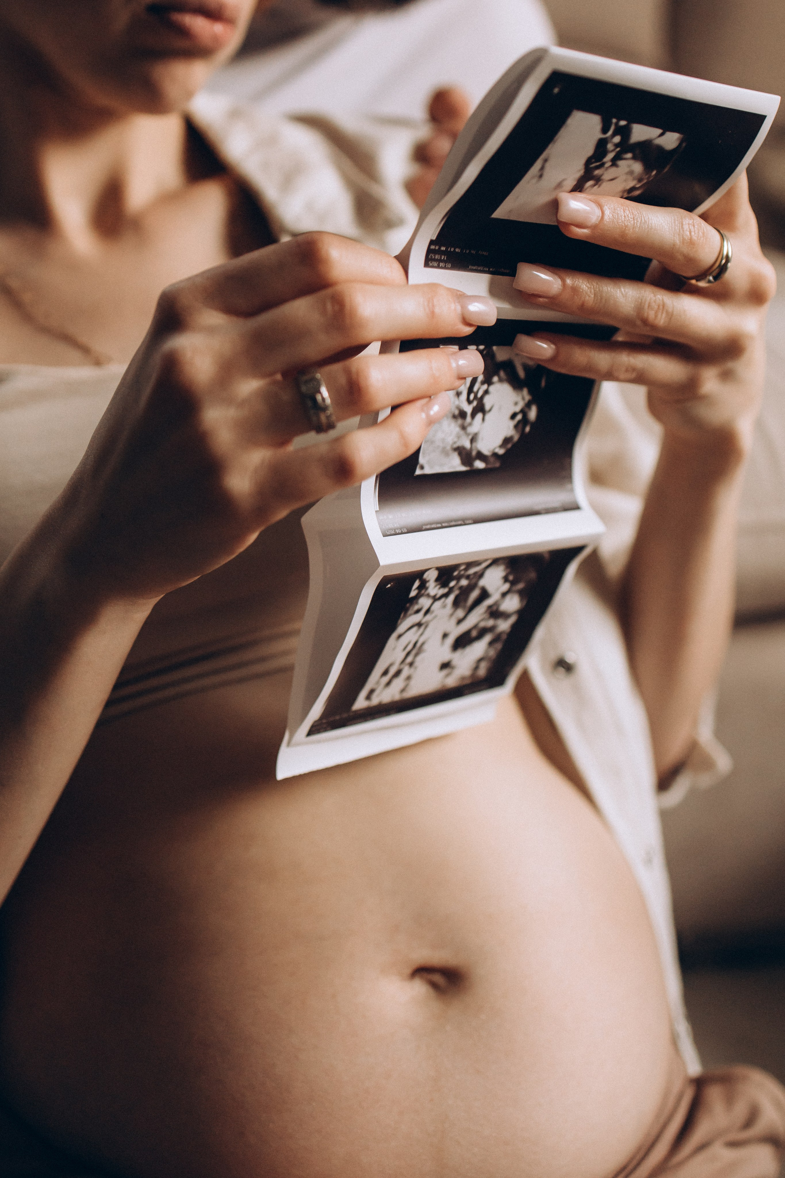 Фотосессия беременности с мужем дома. Семейный фотограф в Москве, Щелково, Фрязино _ Виктория Степанова