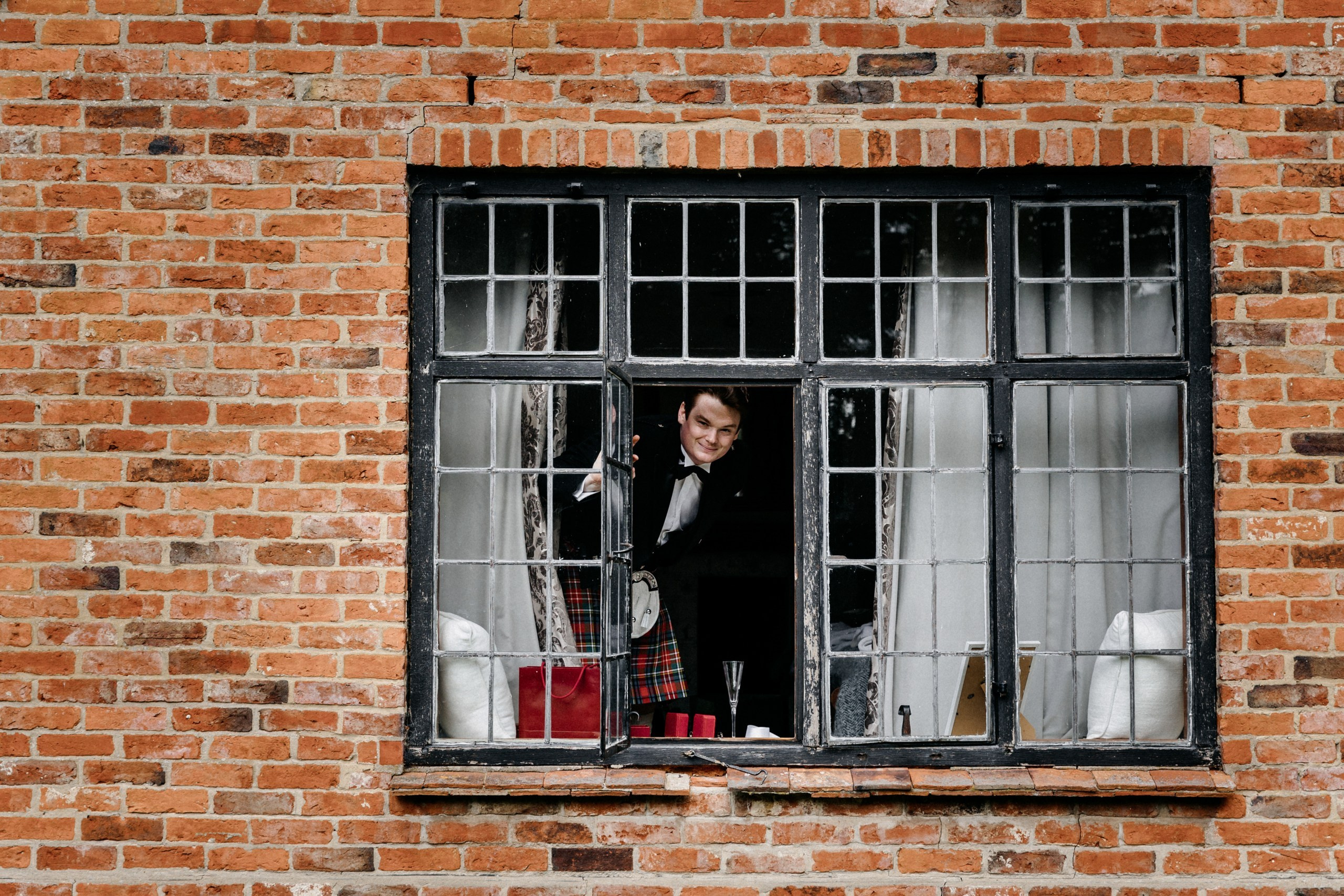 Ana & Tom Wedding at Notley Abbey. Moments Catchers — Wedding Photography & Video Duo in London
