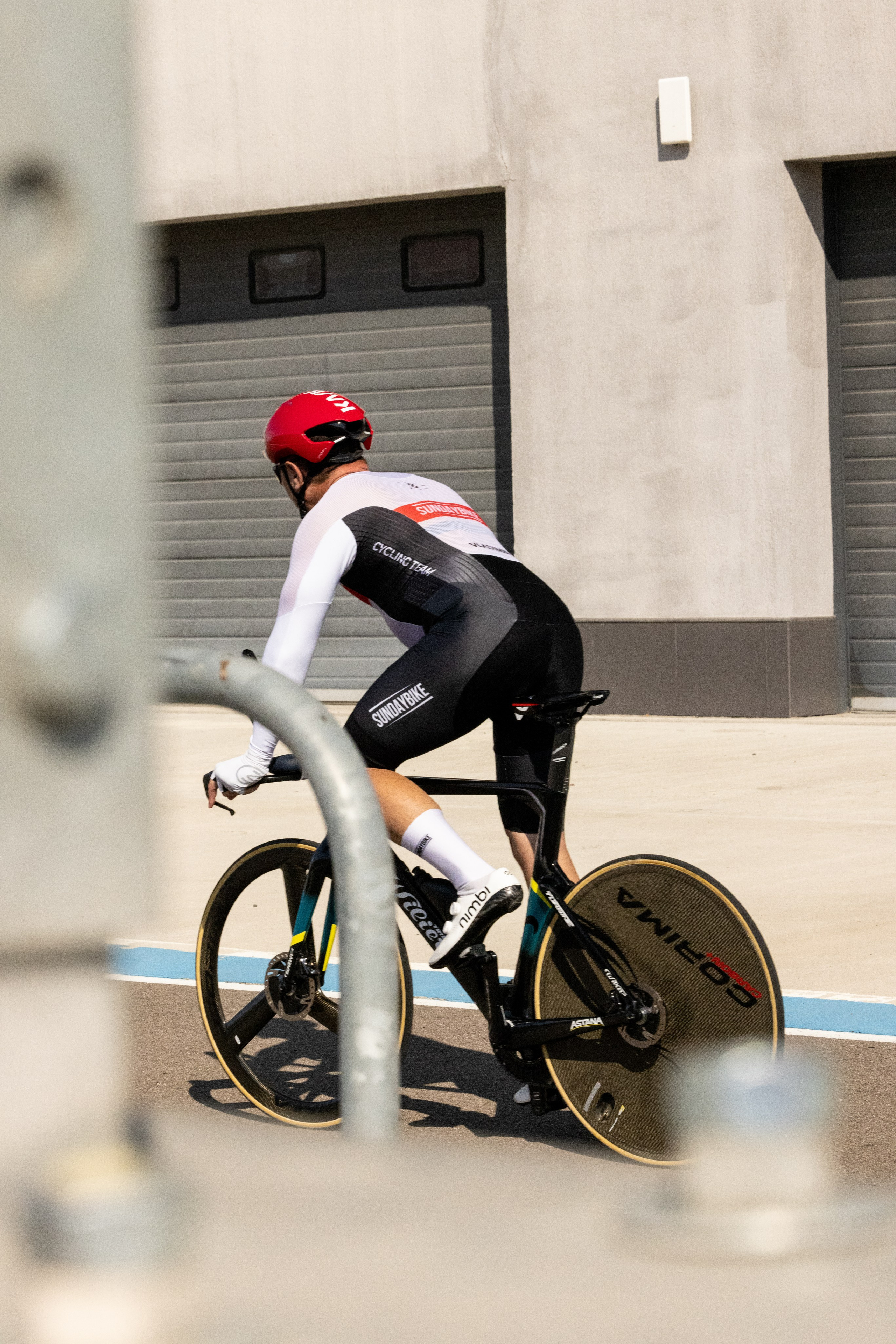 SUNDAYBIKE. Кристина Шнайдер репортажный фотограф Алматы