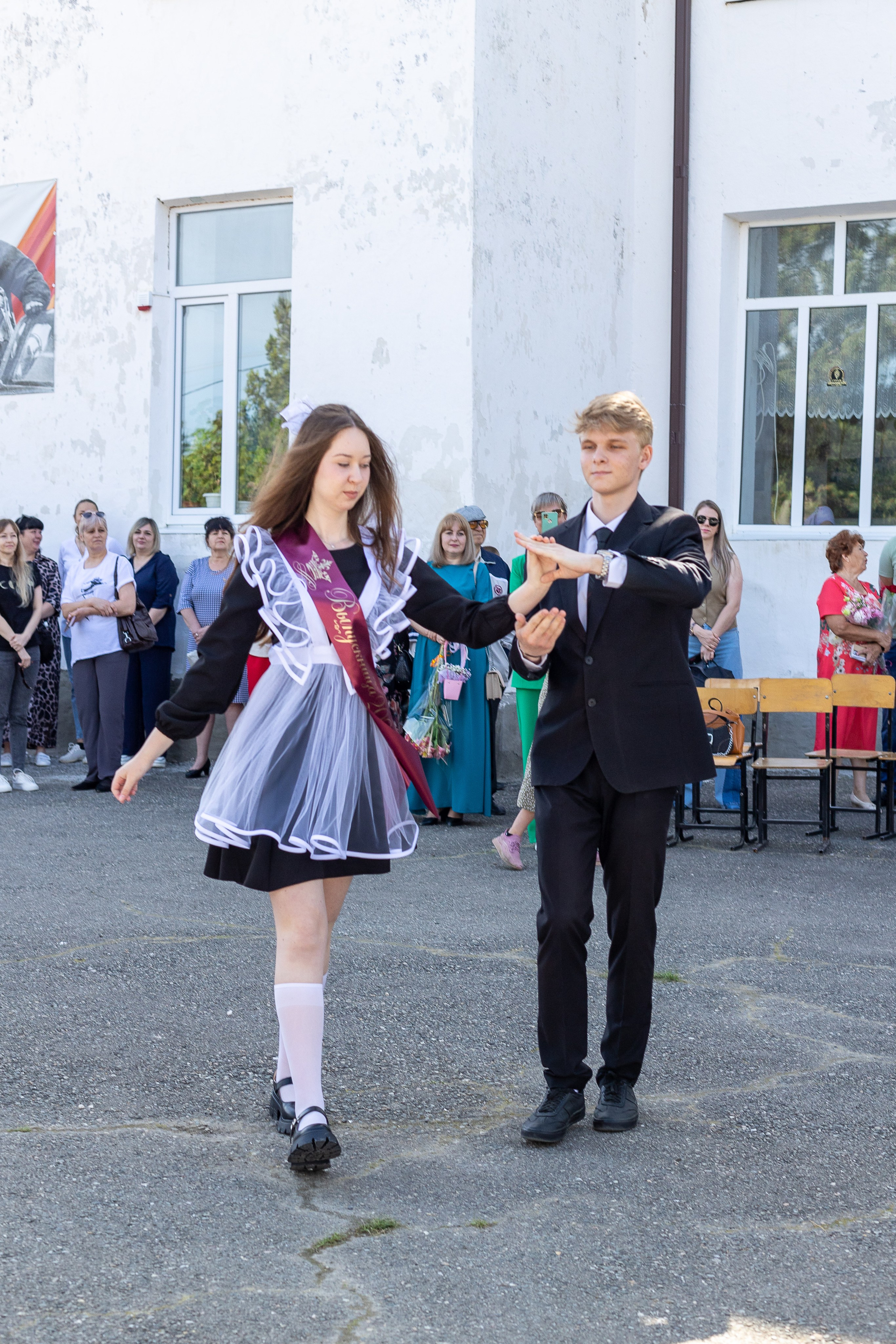 Последний звонок. Выпускные альбомы Майкоп, Краснодар Елена Золотарева