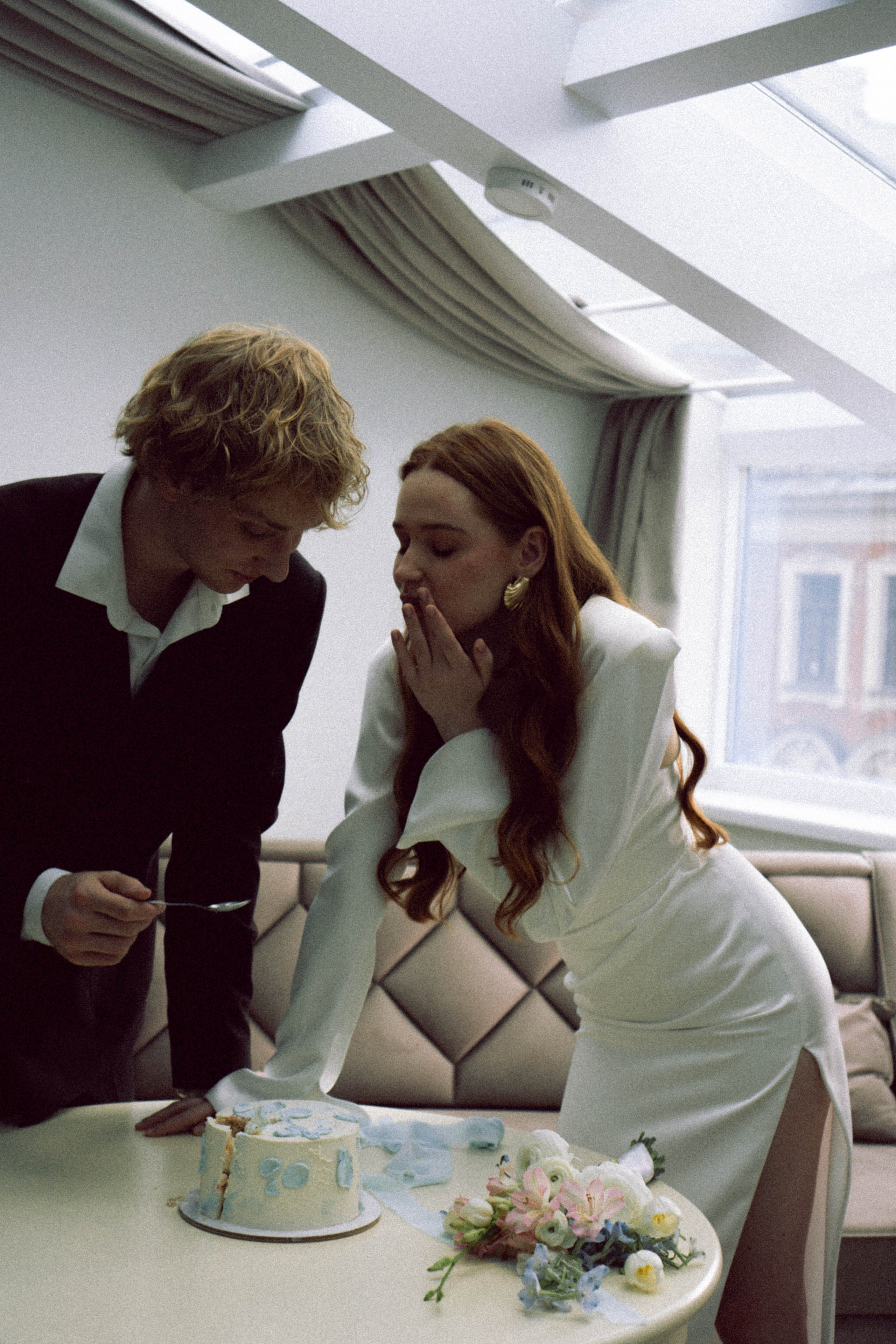 СВАДЕБНАЯ СЬЕМКА В ОТЕЛЕ. СБОРЫ ЖЕНИХА И НЕВЕСТЫ И ТАКЖЕ ТОР И ПОДГОТОВКА К ПРОГУЛКЕ. Профессиональный фотограф, Санкт-Петербург — Виктория Богомолова