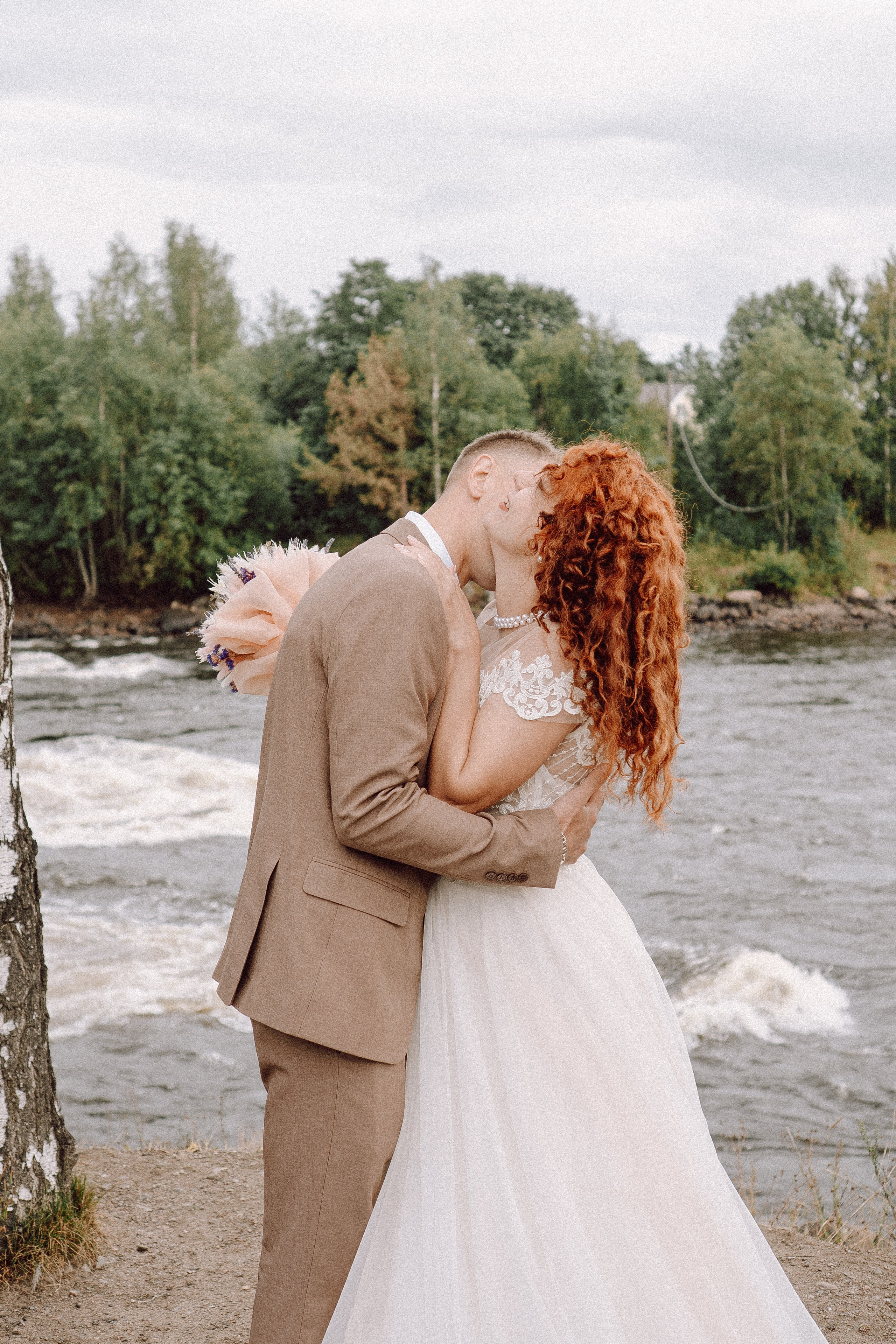 СВАДЕБНАЯ ФОТОСЕССИИЯ ПАРЫ В ГОРОДЕ ПРИОЗЕРСК В СОСНОВОМ ЛЕСУ И С ПИКАПОМ. Профессиональный фотограф, Санкт-Петербург — Виктория Богомолова