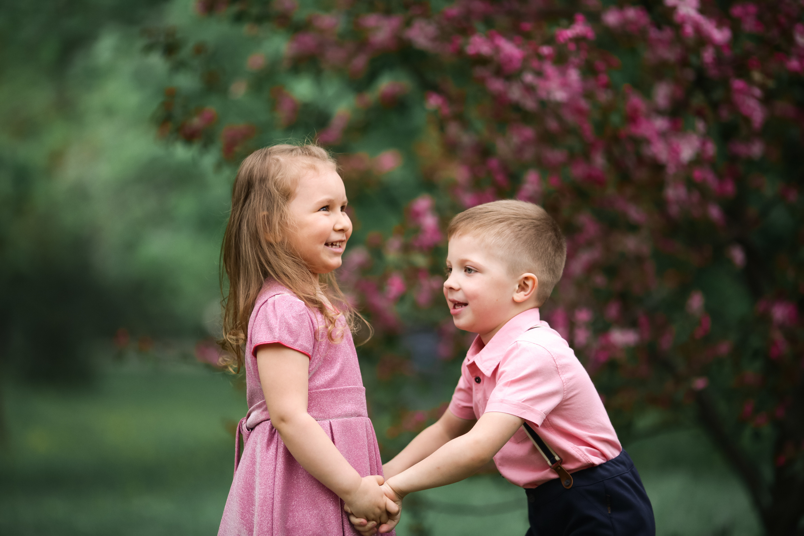 Фотосессия в цветущих яблоневых садах. Свадебный и репортажный фотограф (Москва, Королев и другие)