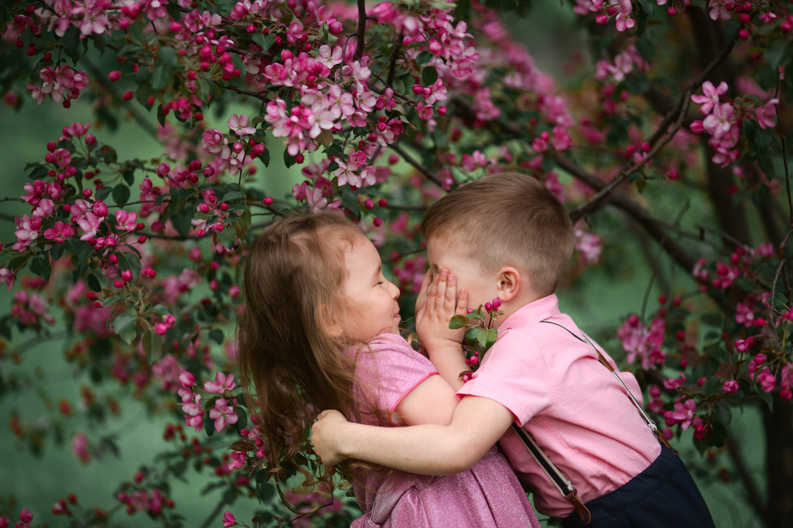 Фотосессия в цветущих яблоневых садах. Свадебный и репортажный фотограф (Москва, Королев и другие)
