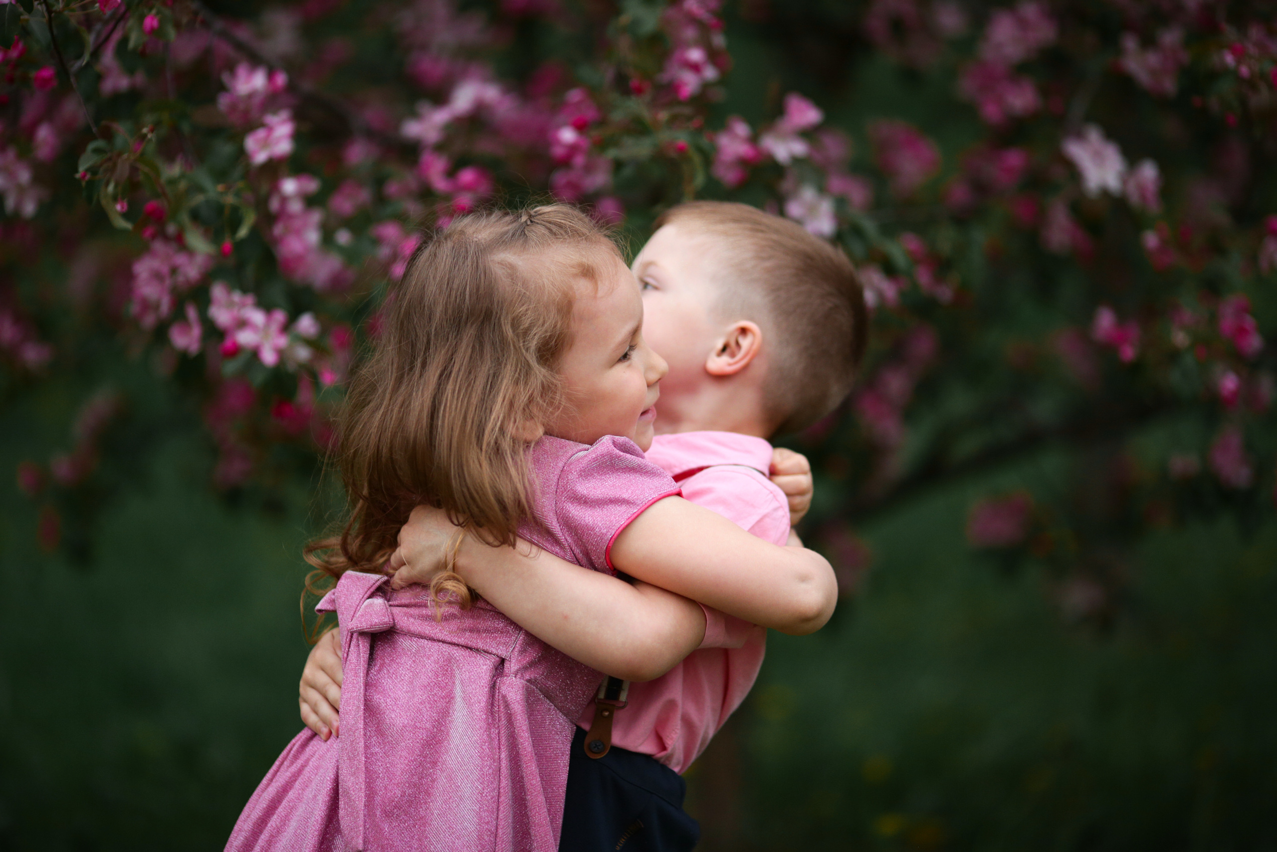 Фотосессия в цветущих яблоневых садах. Свадебный и репортажный фотограф (Москва, Королев и другие)